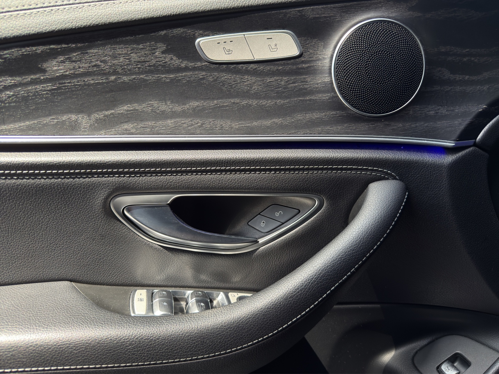MERCEDES-BENZ E 350 d AMG Line 9G-Tronic-image-20