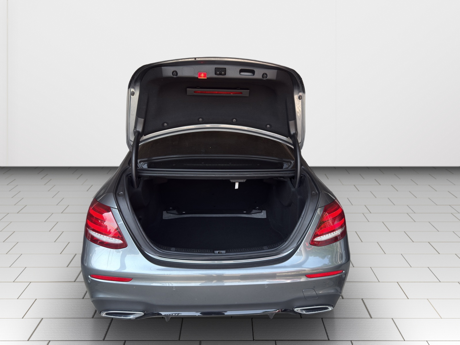 MERCEDES-BENZ E 350 d AMG Line 9G-Tronic-image-23