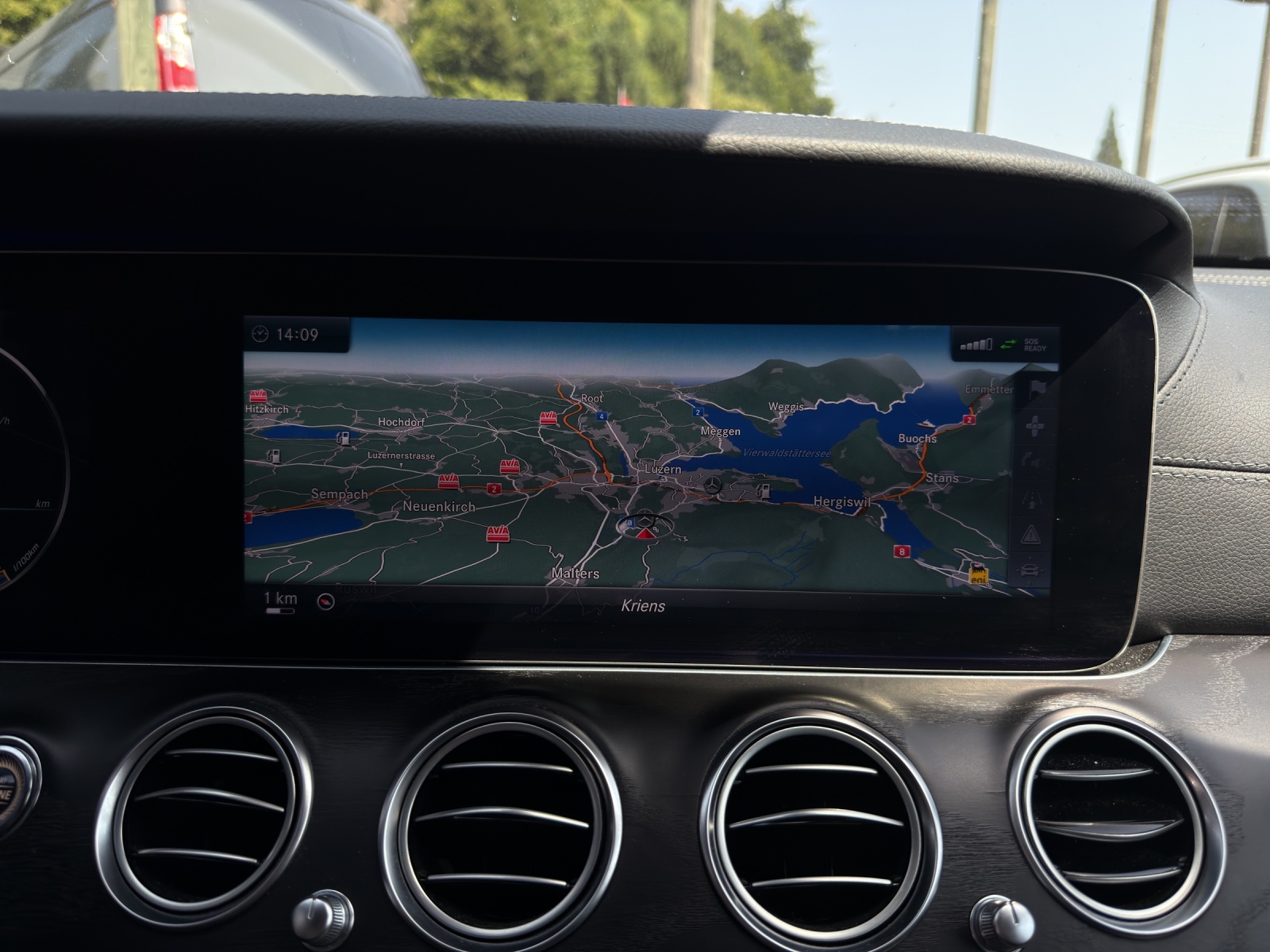 MERCEDES-BENZ E 350 d AMG Line 9G-Tronic-image-14