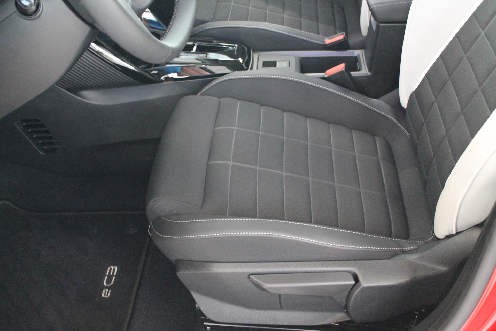 CITROEN e-C3 44kWh Max-image-10