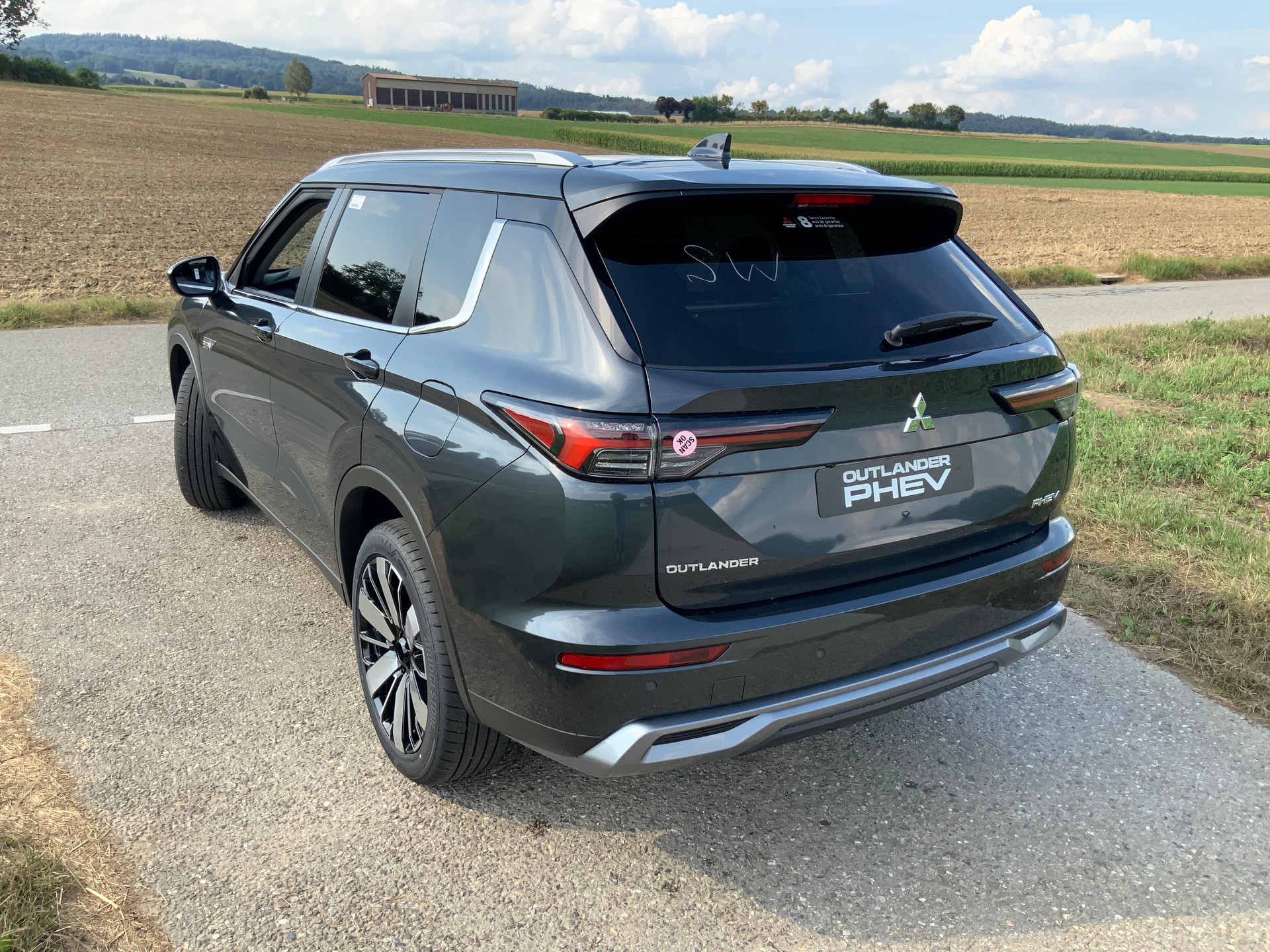 MITSUBISHI Outlander 2.4 PHEV Intense 4x4-showroom-element-3