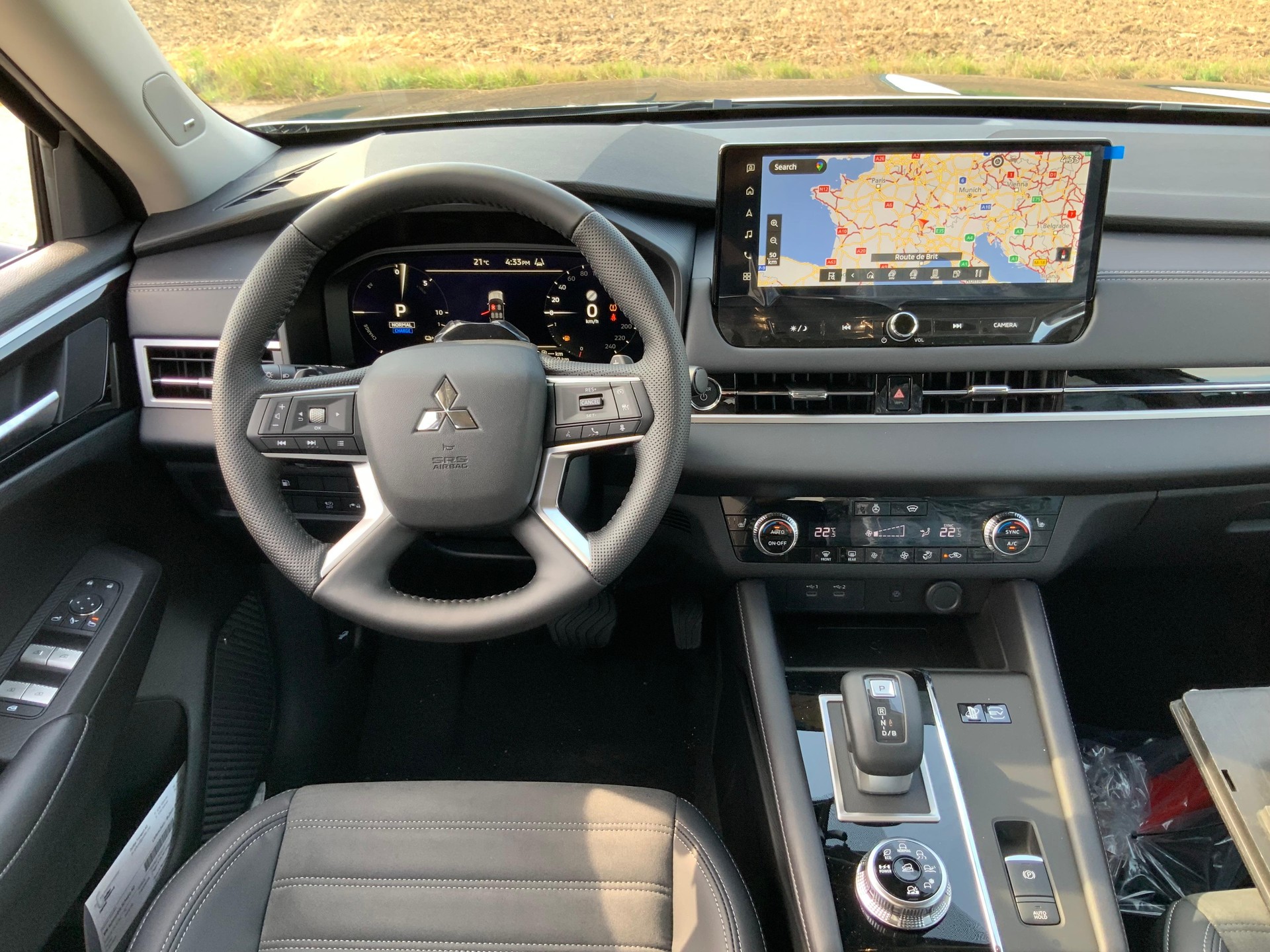 MITSUBISHI Outlander 2.4 PHEV Intense 4x4-image-14