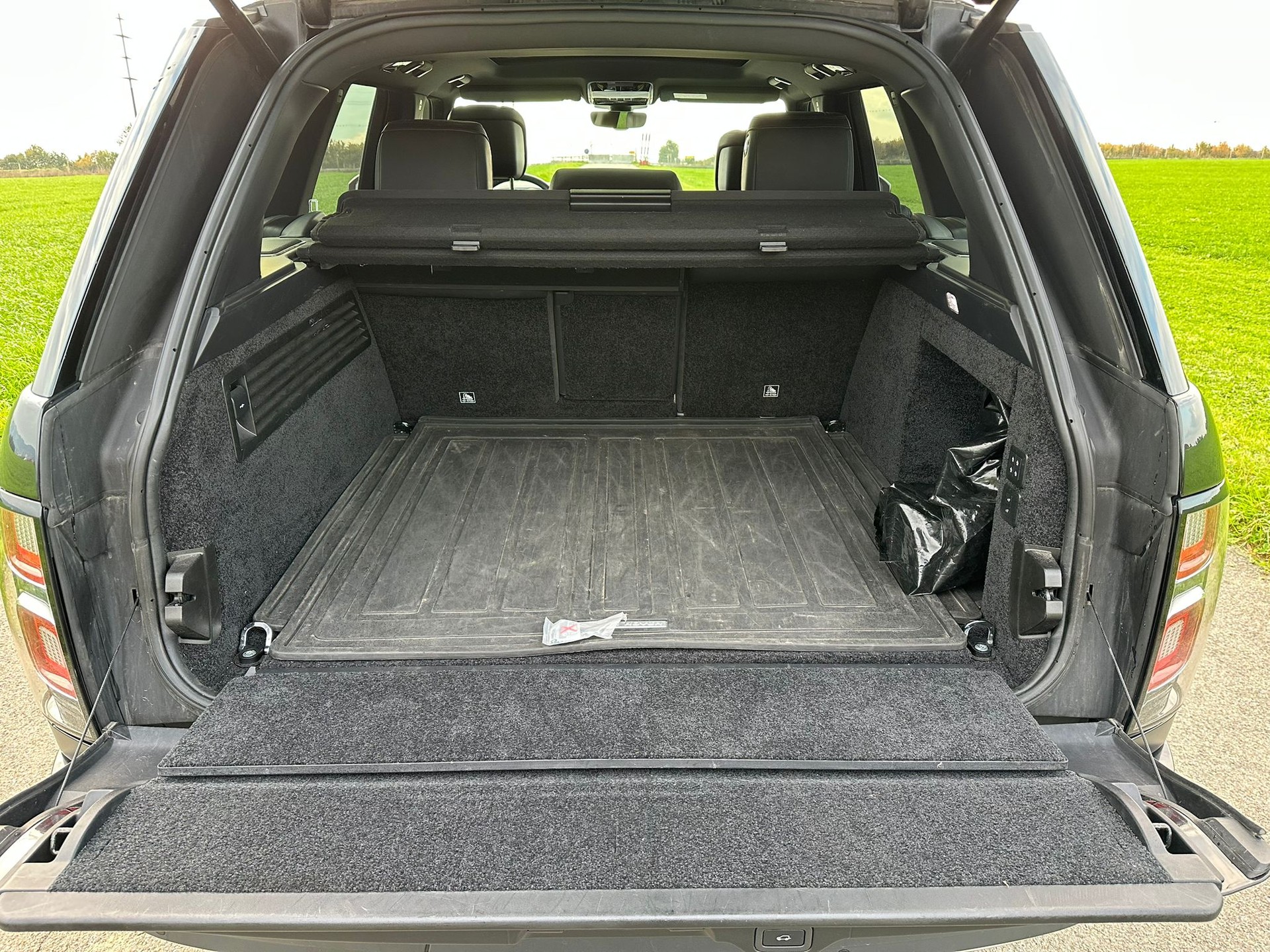 LAND ROVER Range Rover 3.0 SDV6 Vogue Automatic-image-13