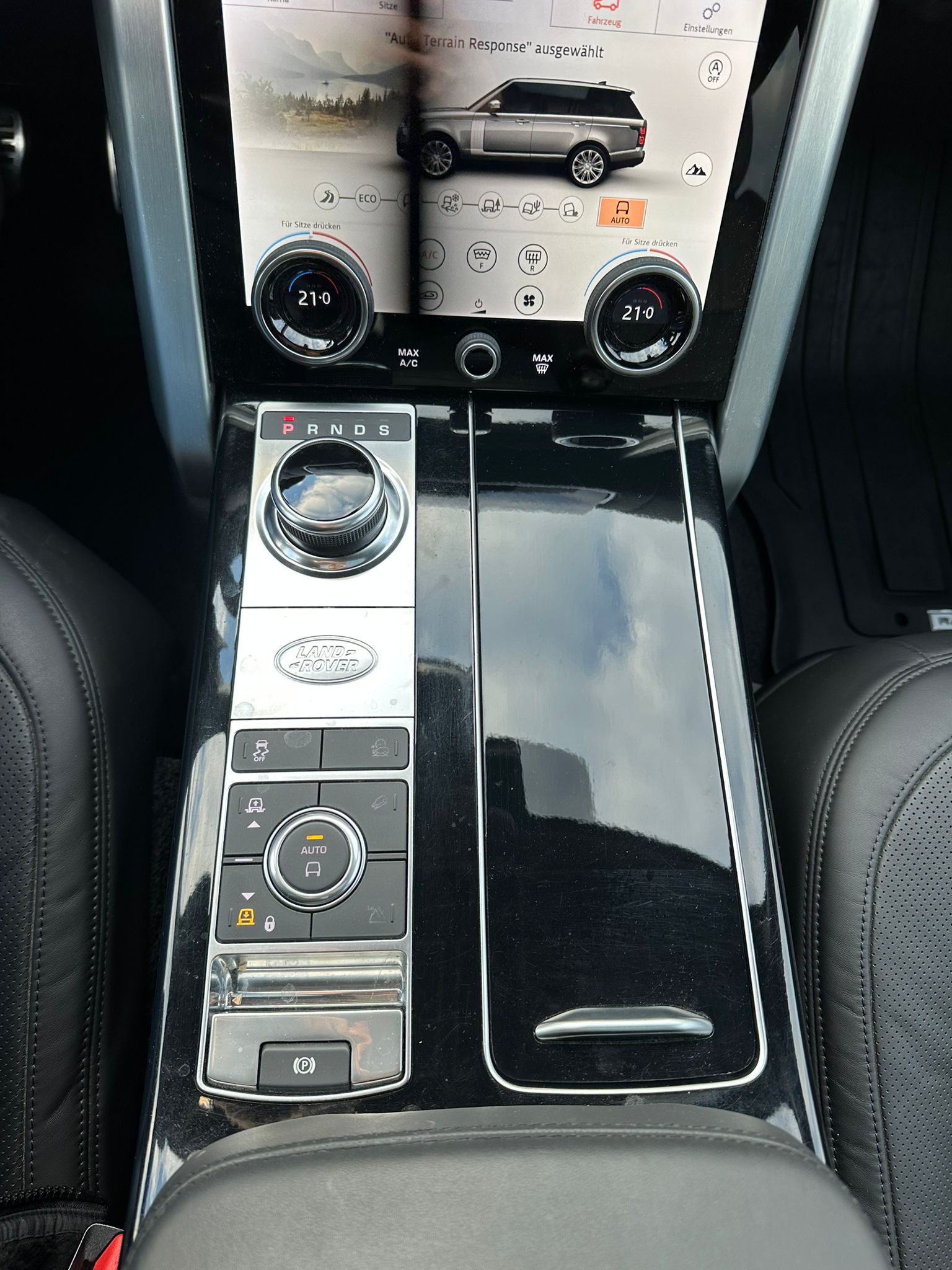 LAND ROVER Range Rover 3.0 SDV6 Vogue Automatic-image-26