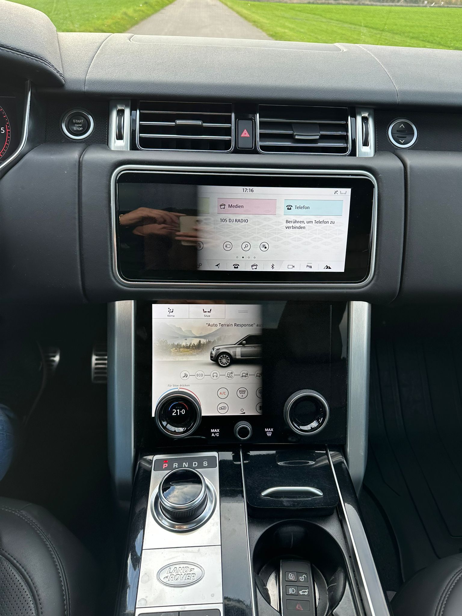 LAND ROVER Range Rover 3.0 SDV6 Vogue Automatic-image-23