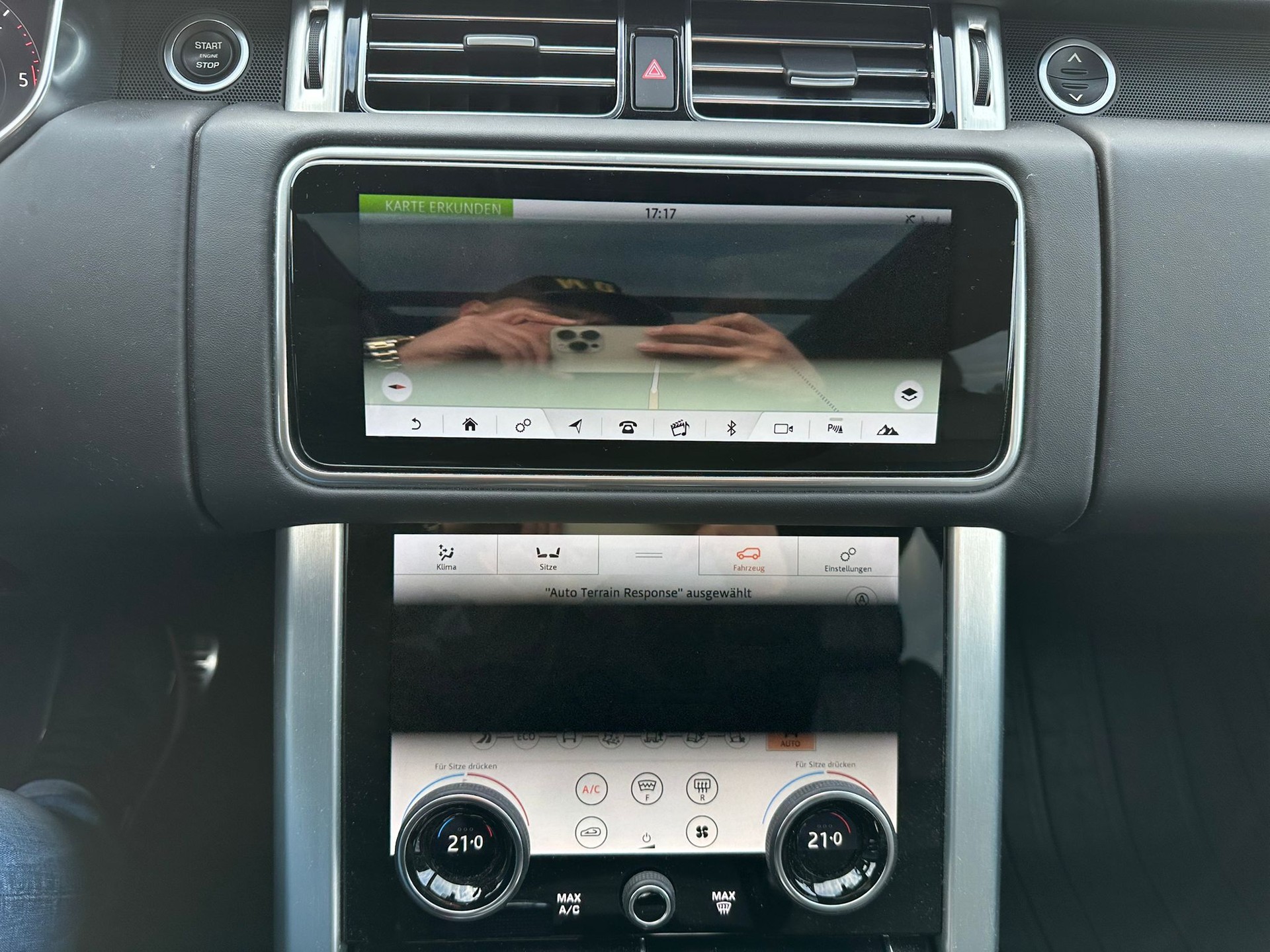 LAND ROVER Range Rover 3.0 SDV6 Vogue Automatic-image-24
