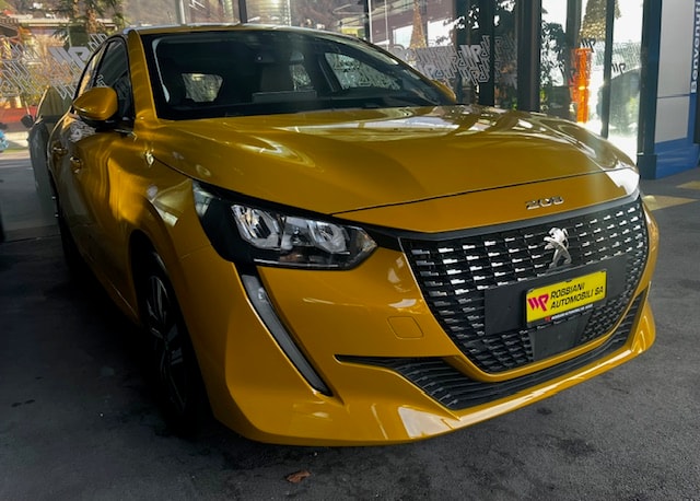PEUGEOT 208 1.2 PureTech Allure EAT8-showroom-element-3