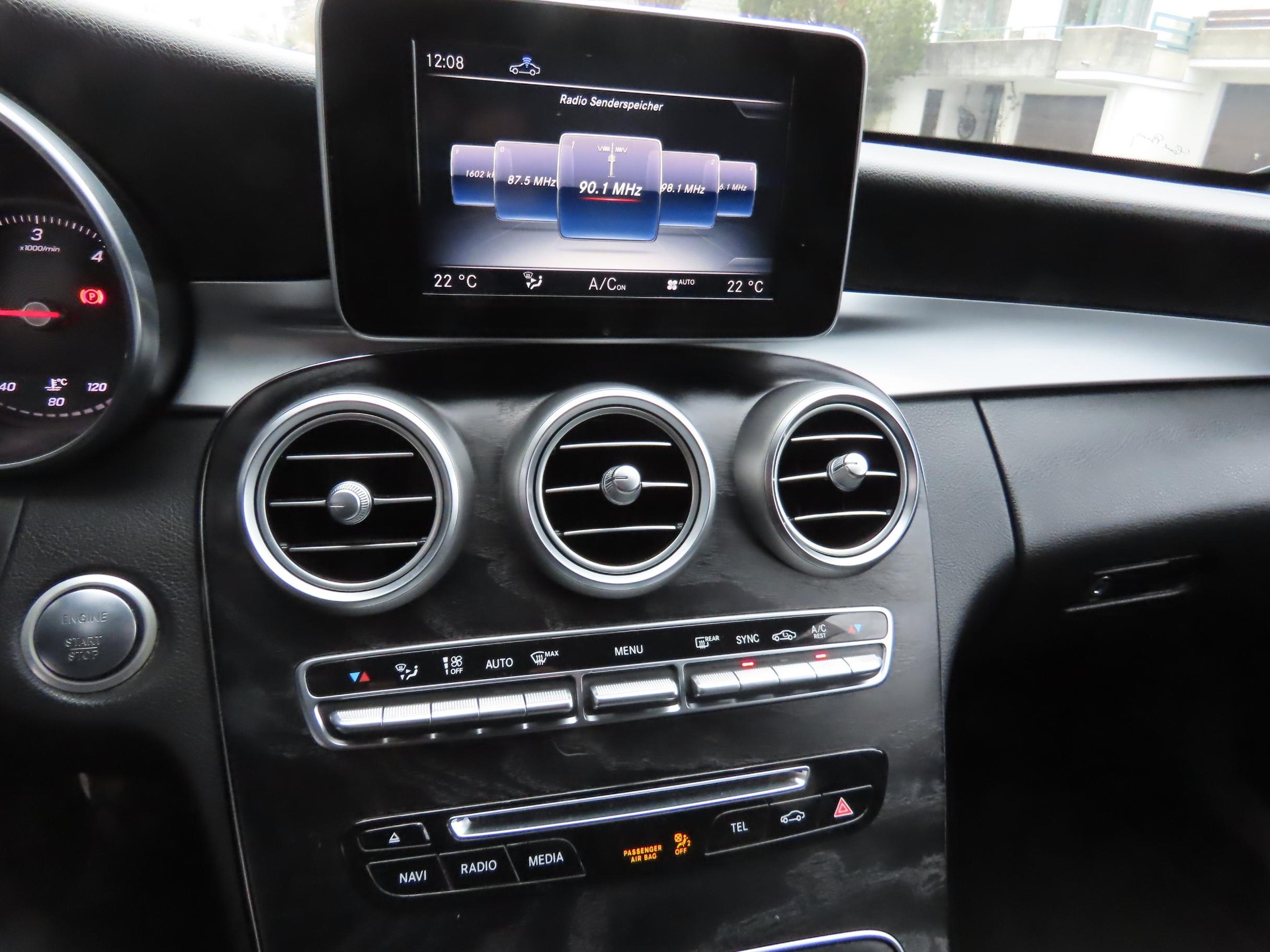 MERCEDES-BENZ C 250 d AMG Line 4m Kombi-image-14
