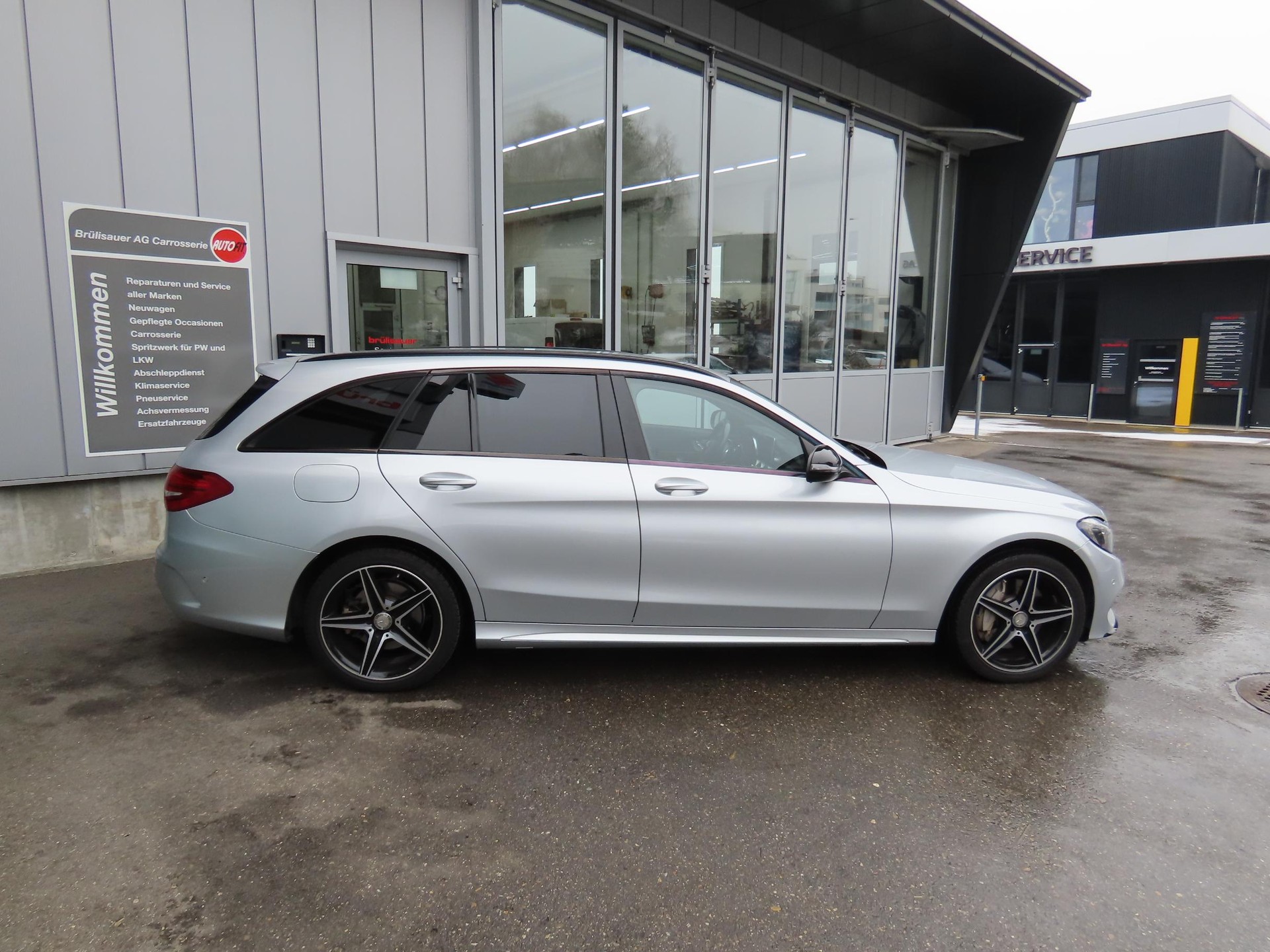MERCEDES-BENZ C 250 d AMG Line 4m Kombi-showroom-element-3