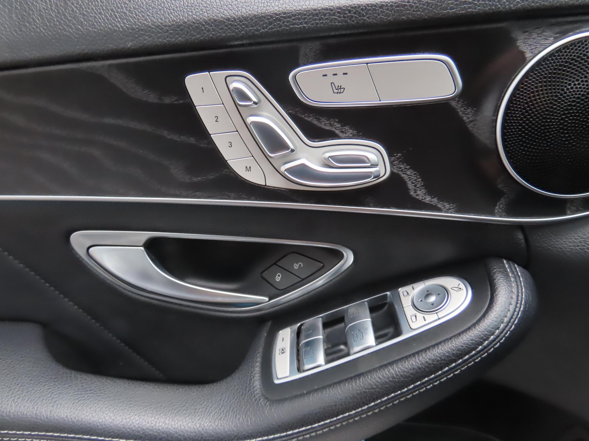 MERCEDES-BENZ C 250 d AMG Line 4m Kombi-image-11