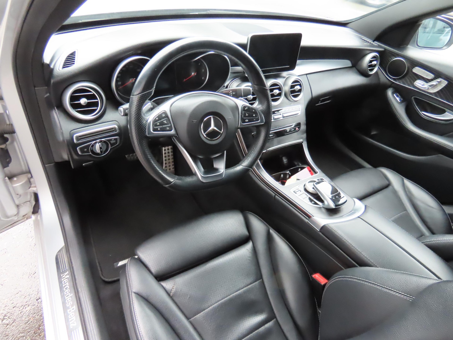 MERCEDES-BENZ C 250 d AMG Line 4m Kombi-image-10