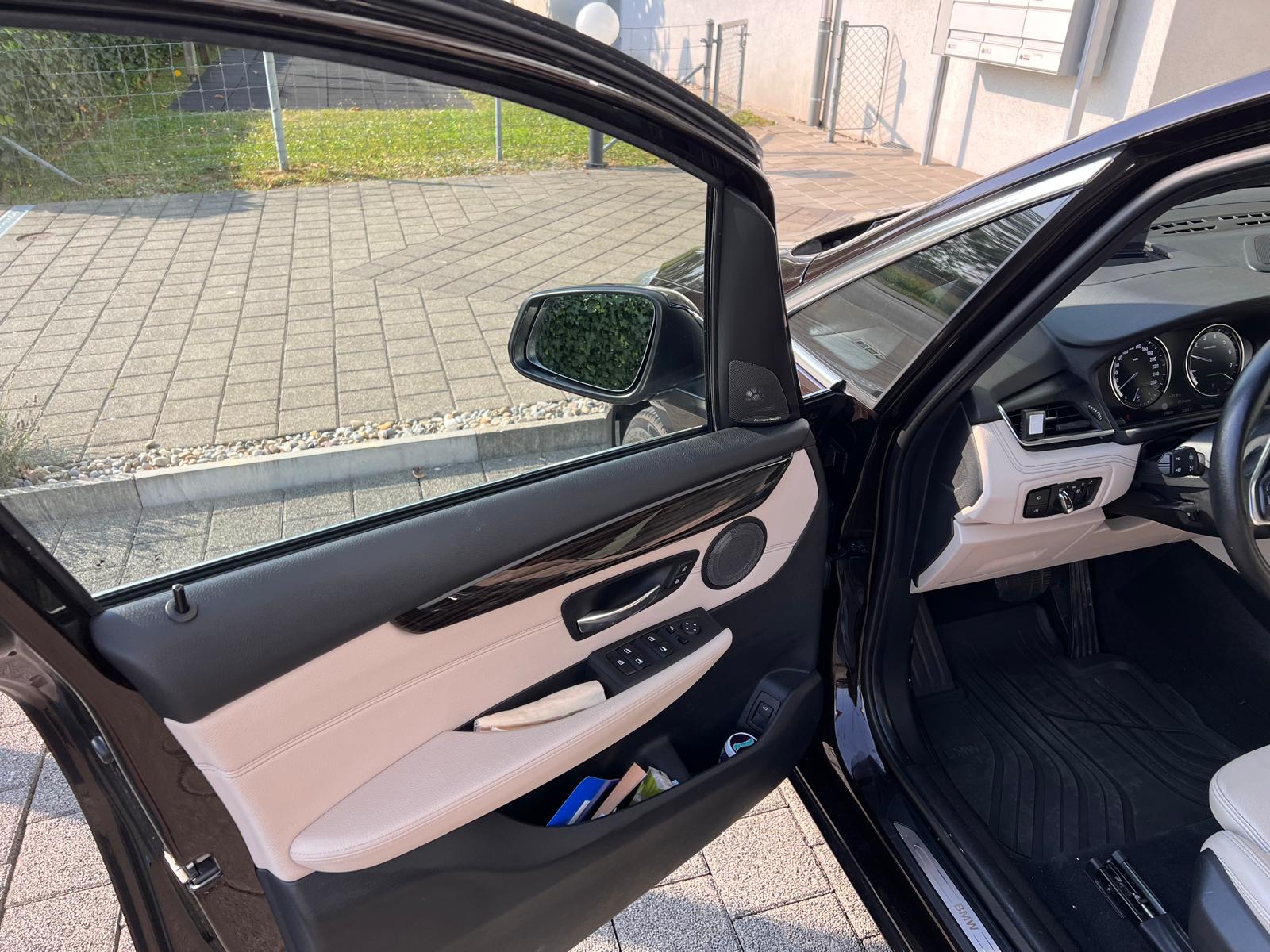 BMW 220i Gran Tourer Luxury Line DKG-image-6