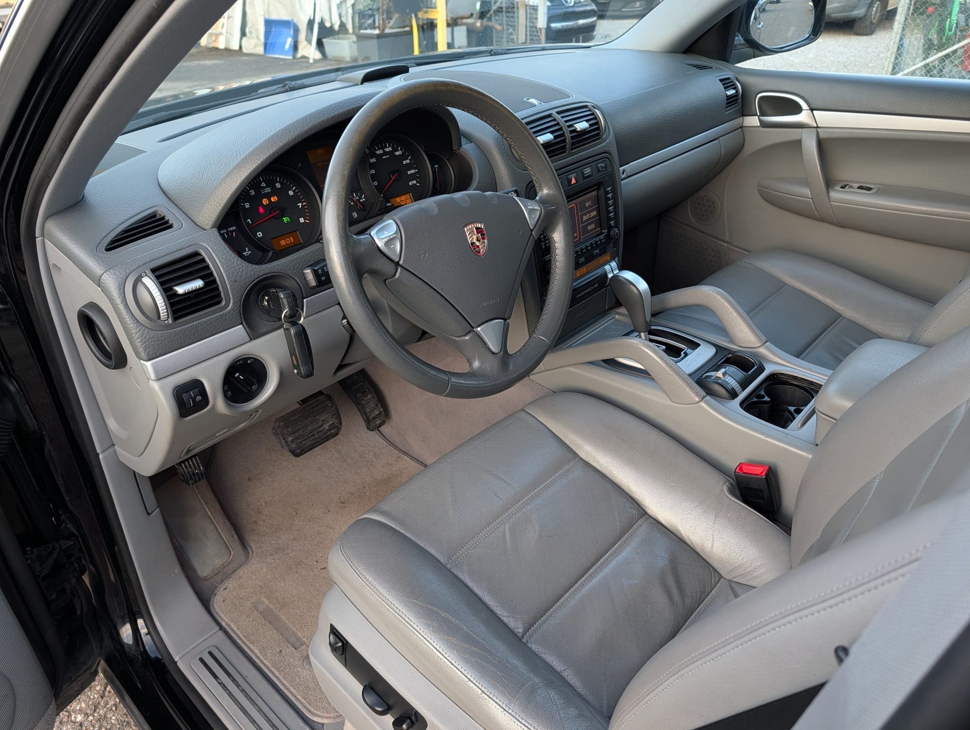 PORSCHE Cayenne-image-8