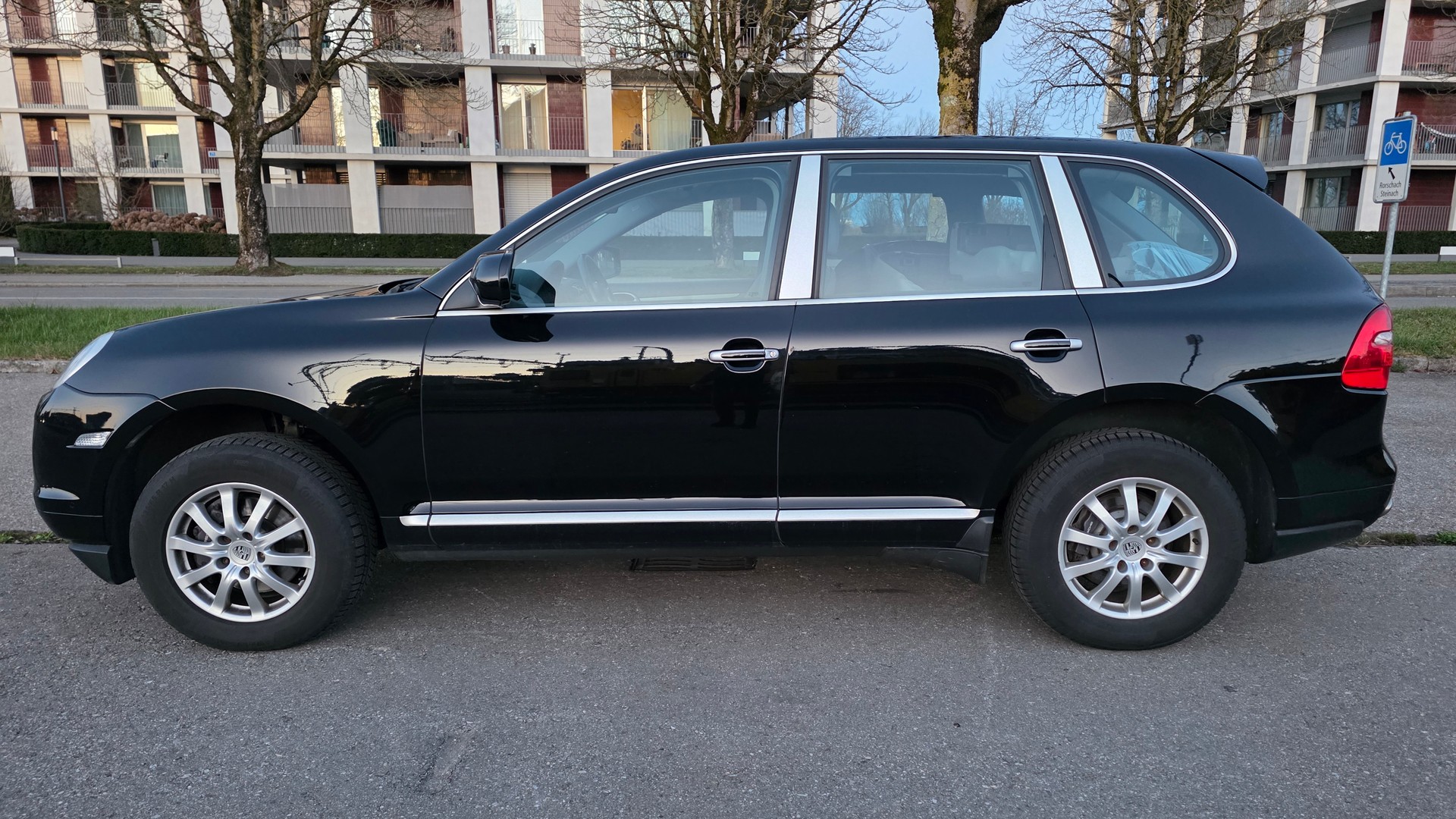 PORSCHE Cayenne-image-7