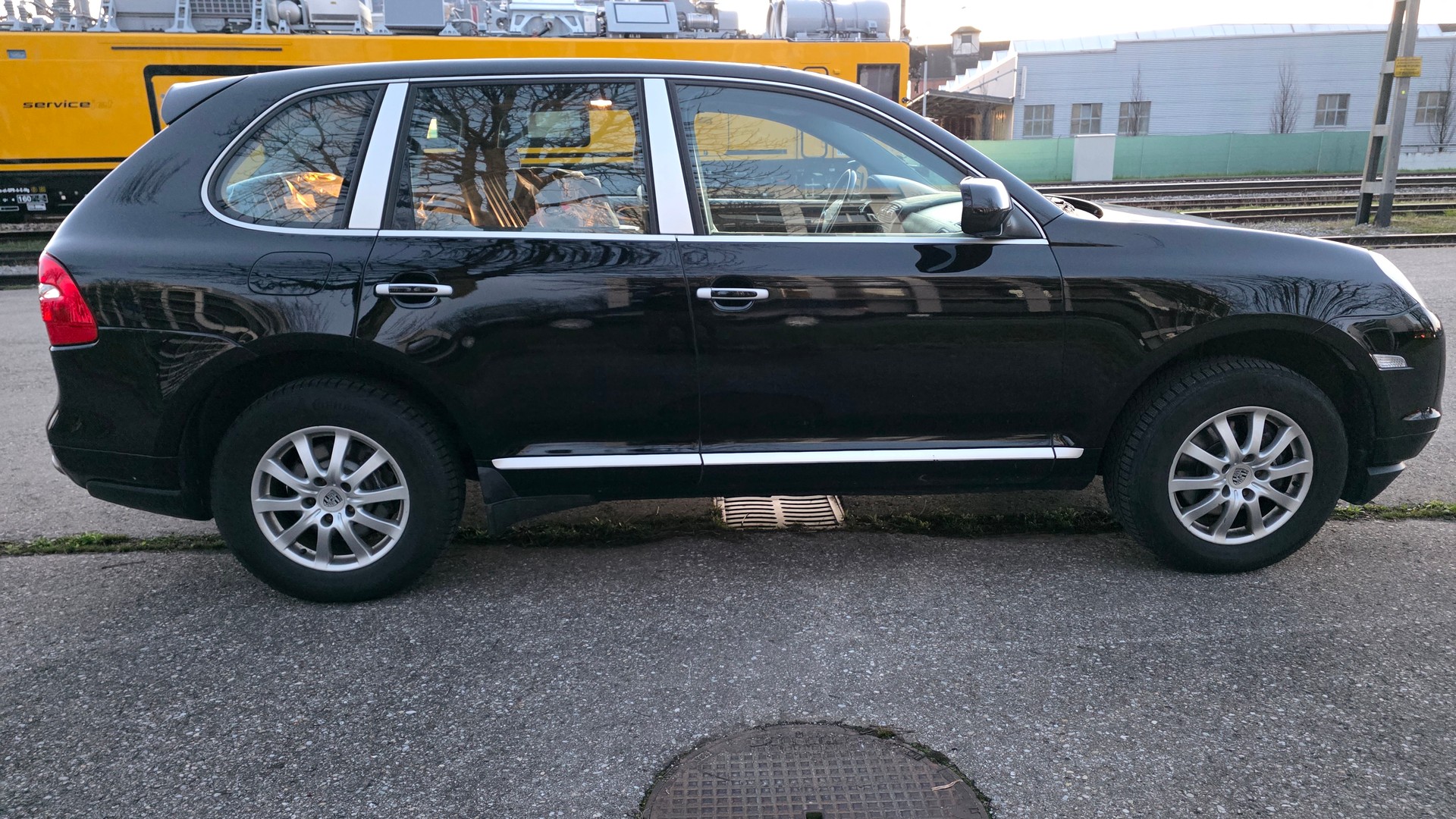 PORSCHE Cayenne-image-3