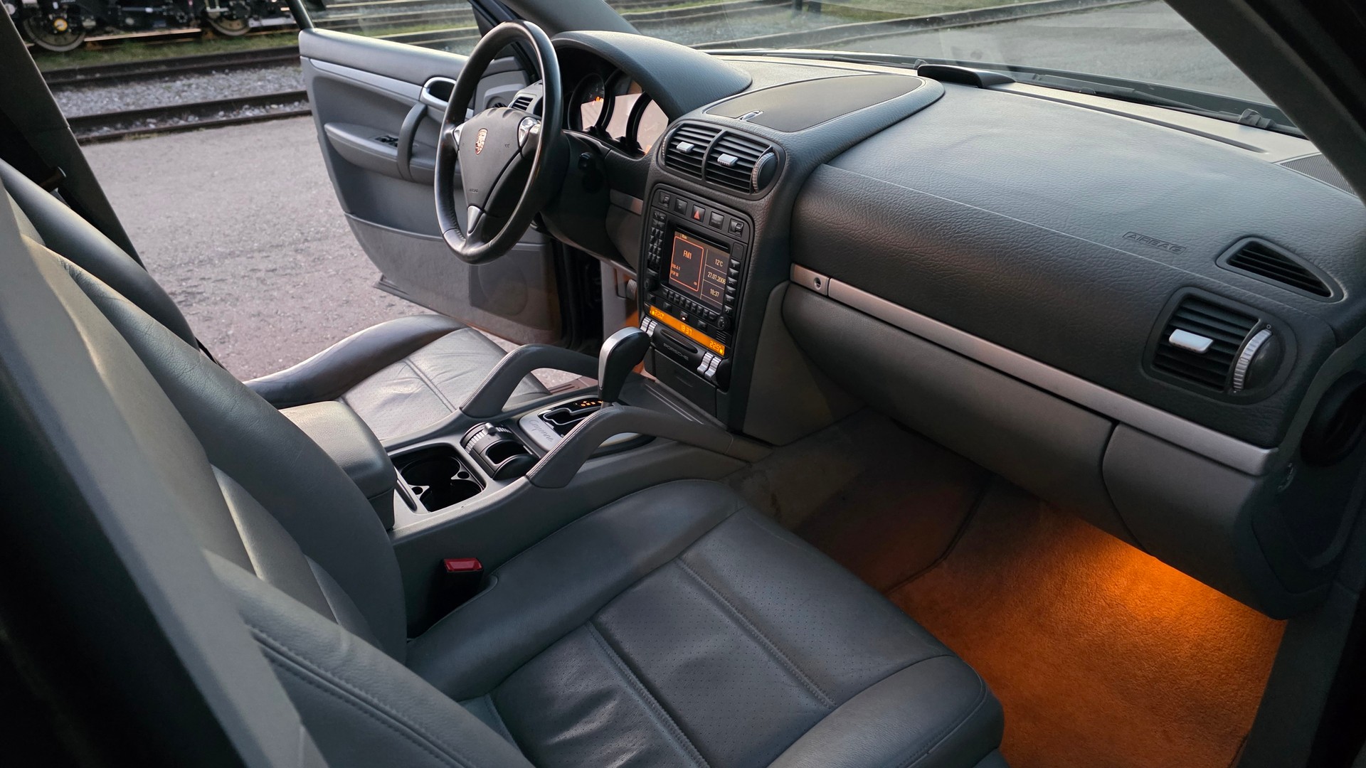 PORSCHE Cayenne-image-10