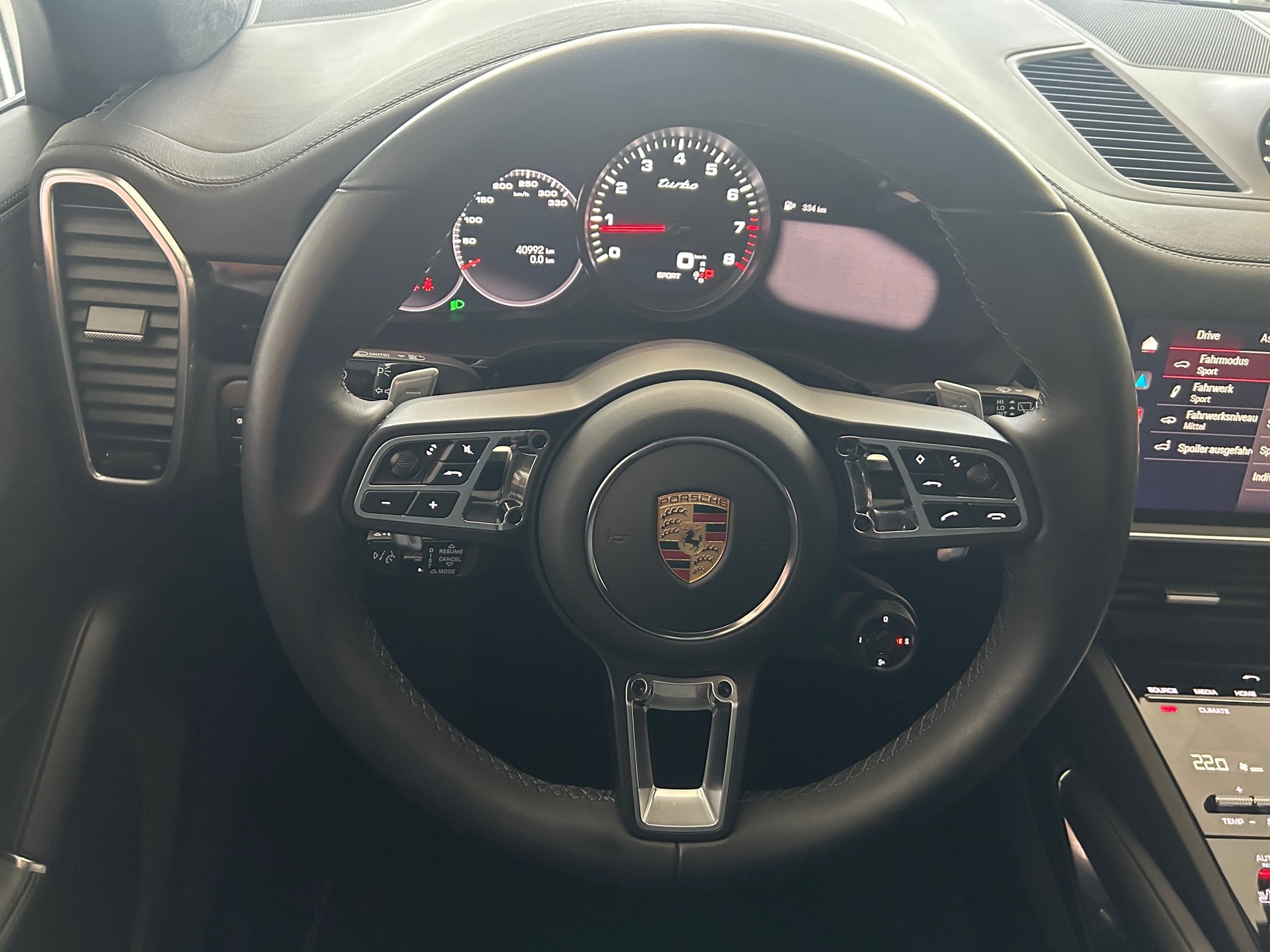 PORSCHE Cayenne Turbo *CH Fahrzeug*Nachtsichtkamera*Carbon Paket*Abstandregeltempomat*-image-14