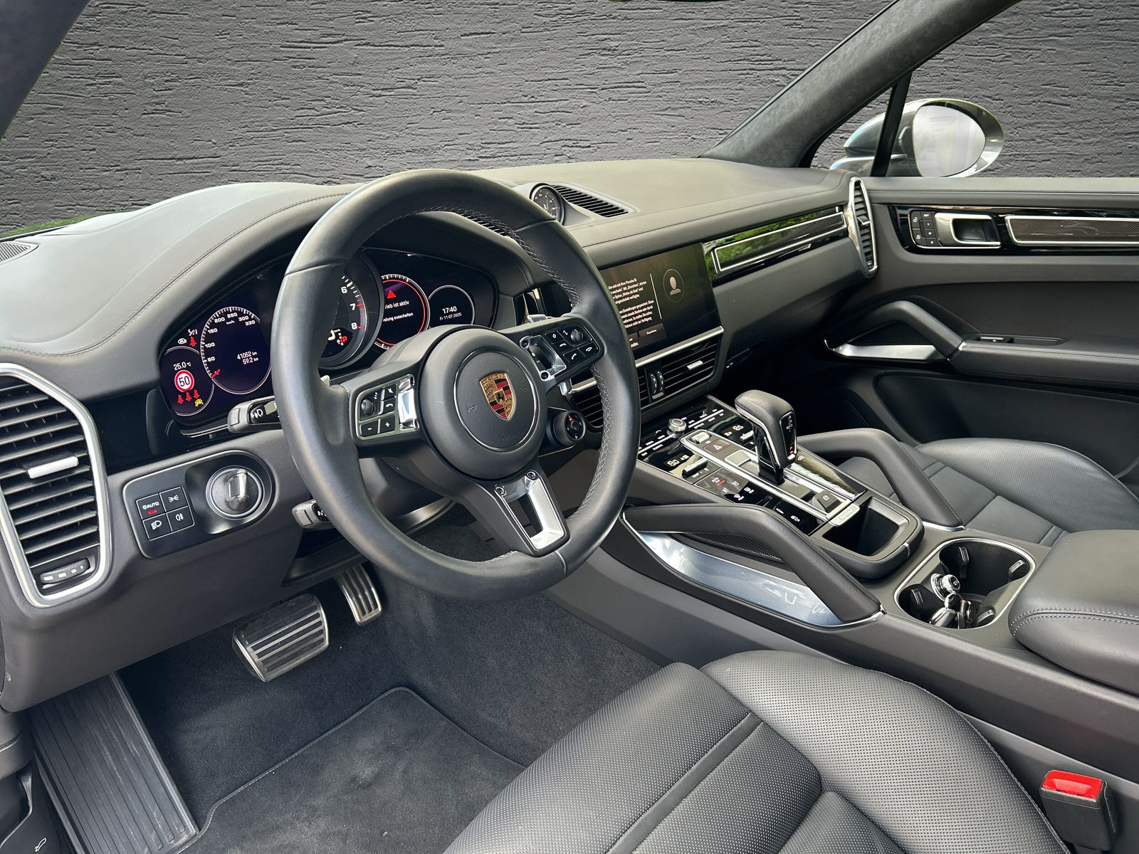 PORSCHE Cayenne Turbo *CH Fahrzeug*Nachtsichtkamera*Carbon Paket*Abstandregeltempomat*-image-5