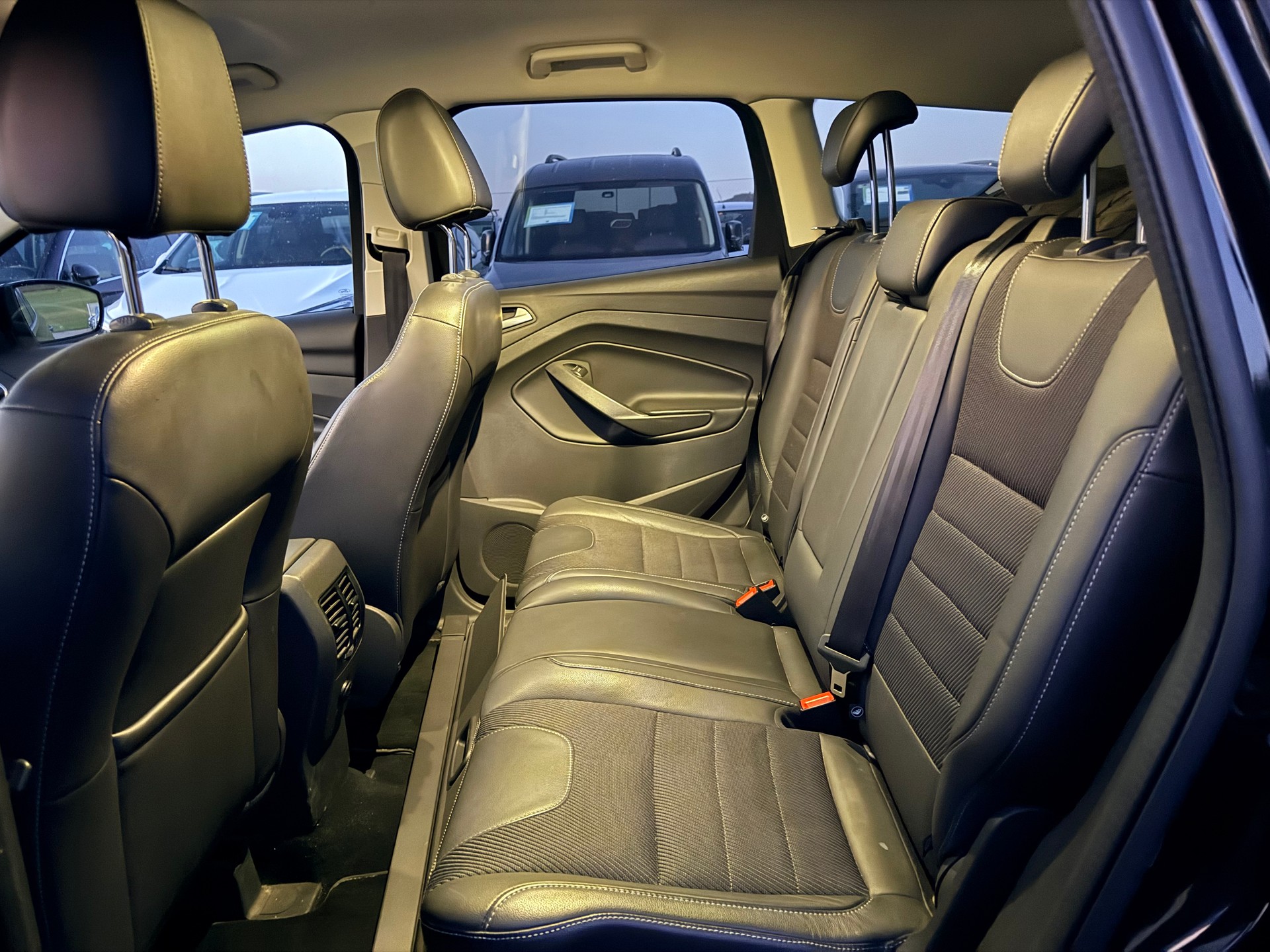 FORD Kuga 1.6 SCTi Titanium 2WD-image-17