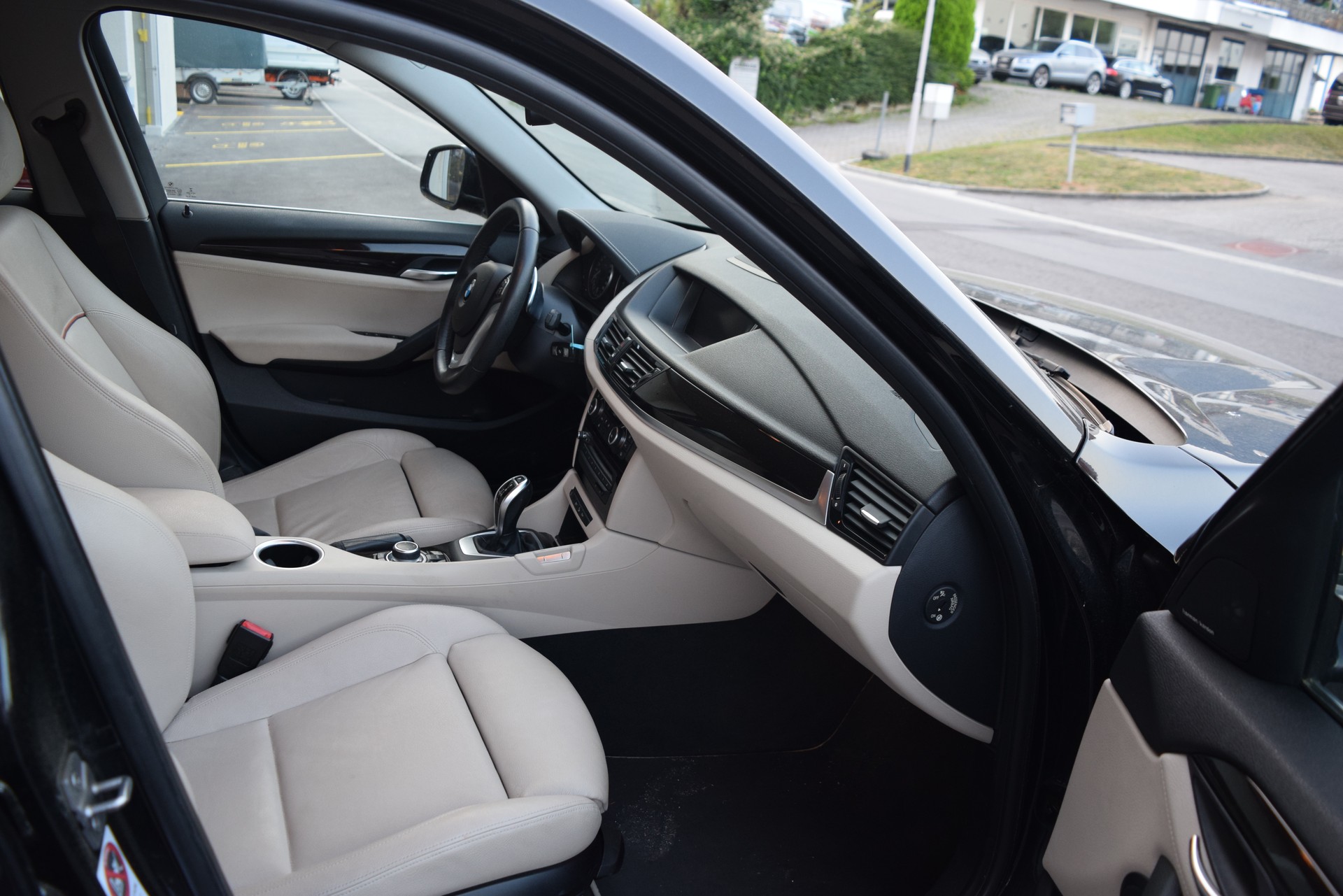 BMW X1 xDrive 25d Steptronic-image-9