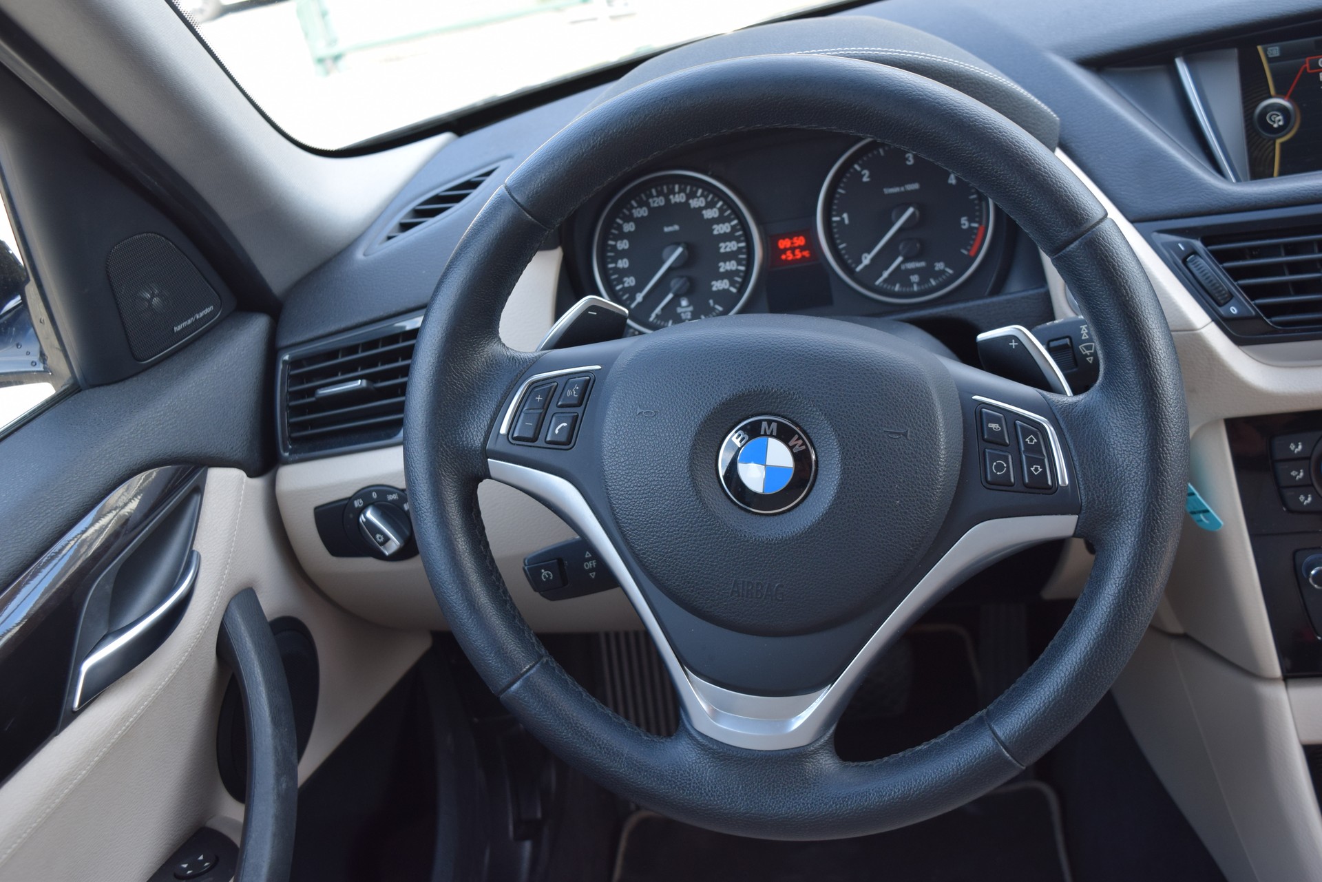 BMW X1 xDrive 25d Steptronic-image-13