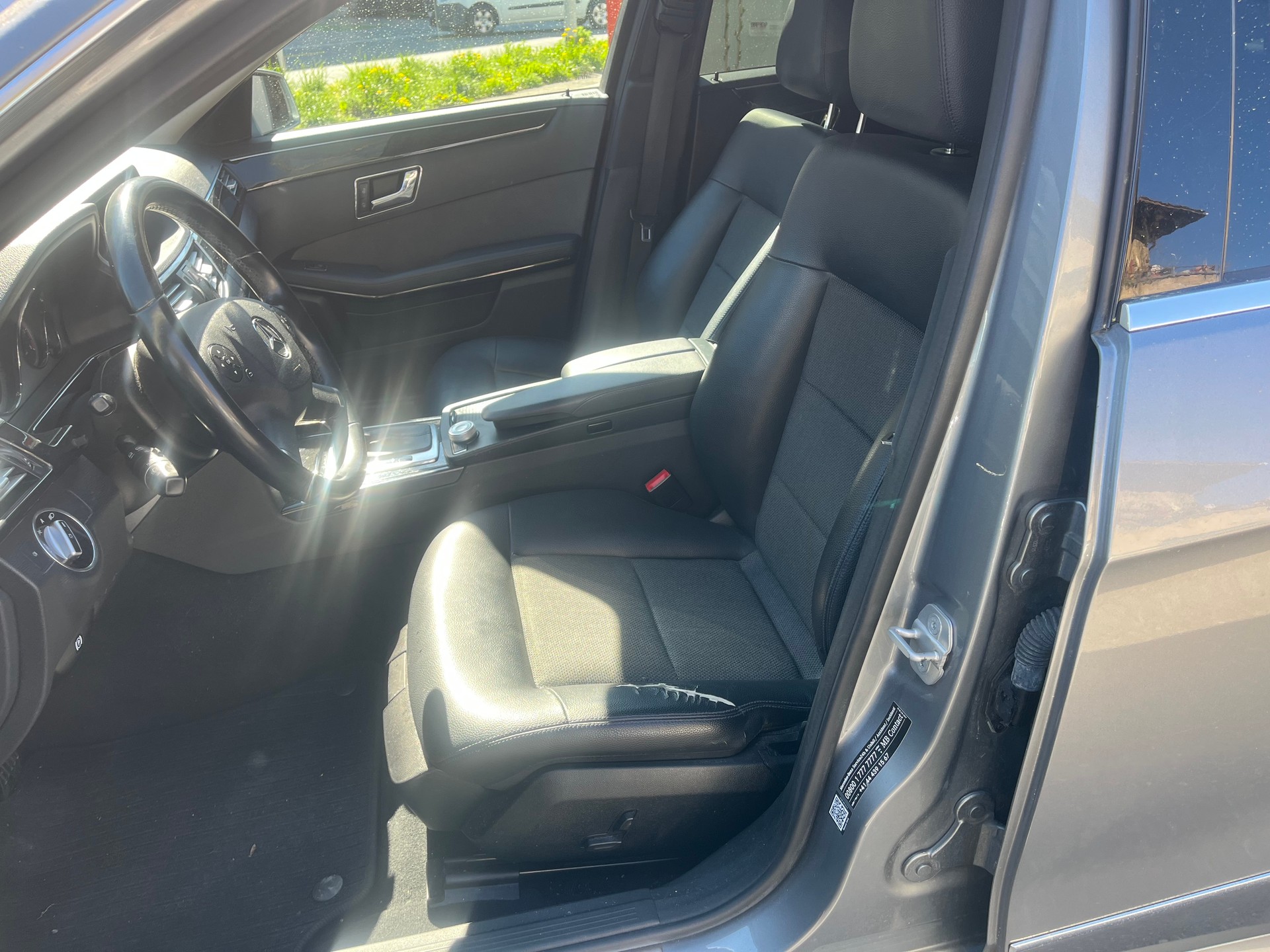 MERCEDES-BENZ E 220 CDI BlueEfficiency My Star Automatic-image-9