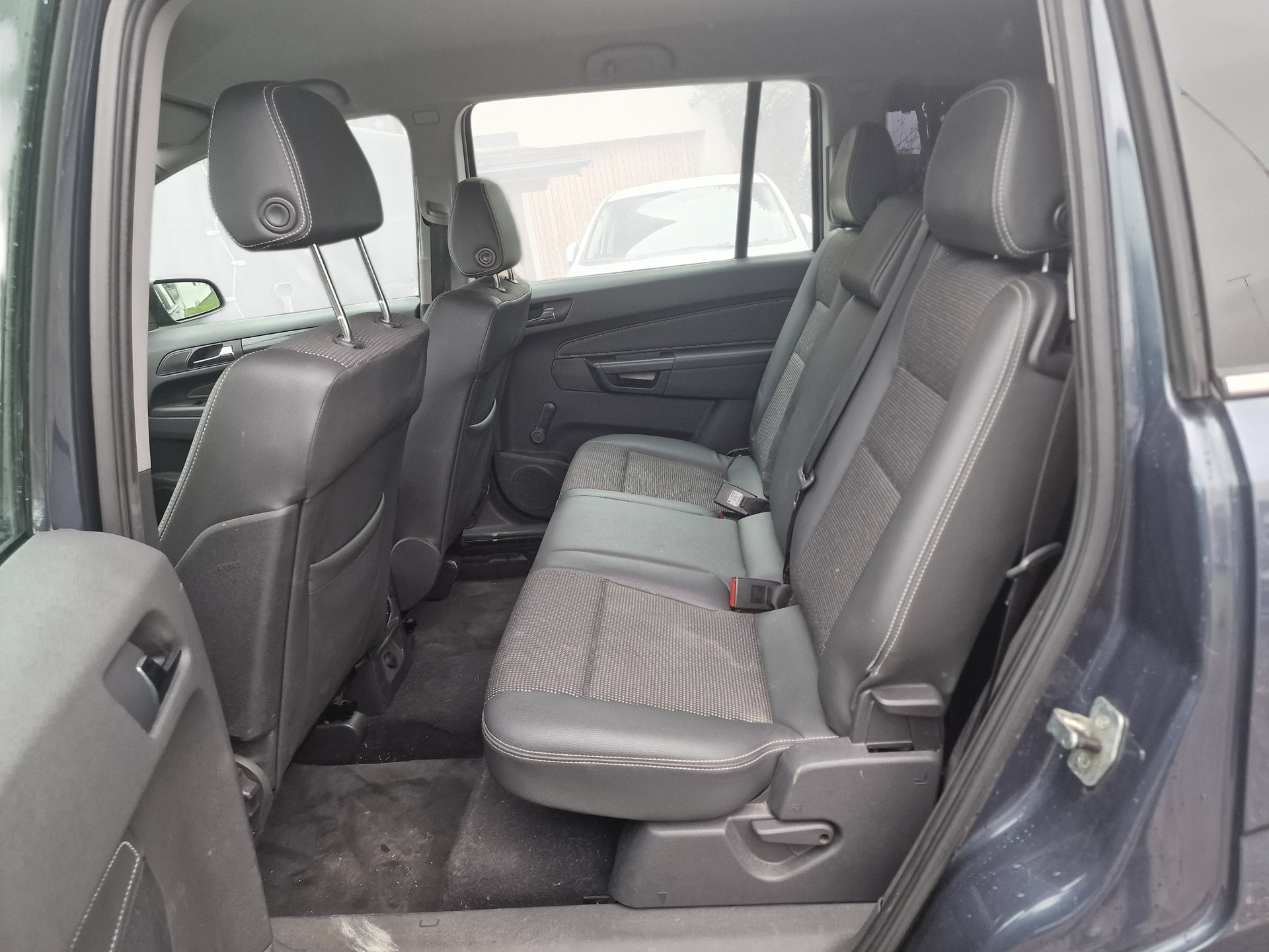 OPEL Zafira 2.2i 16V Cosmo 12Mt Gara Neu MFK-image-10