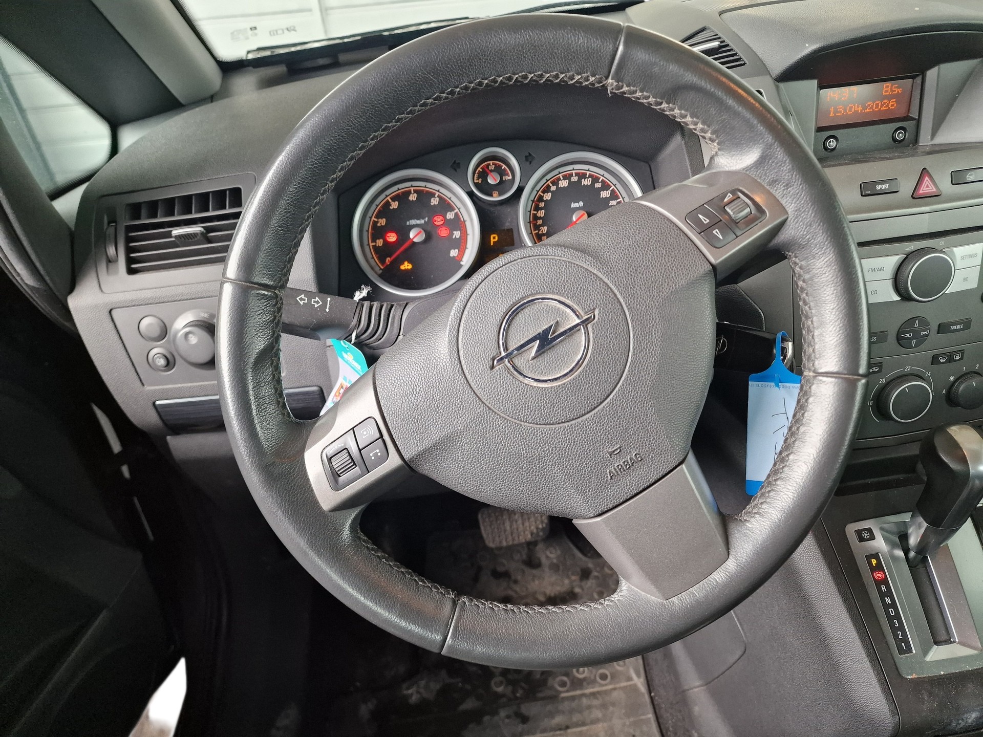 OPEL Zafira 2.2i 16V Cosmo 12Mt Gara Neu MFK-image-13