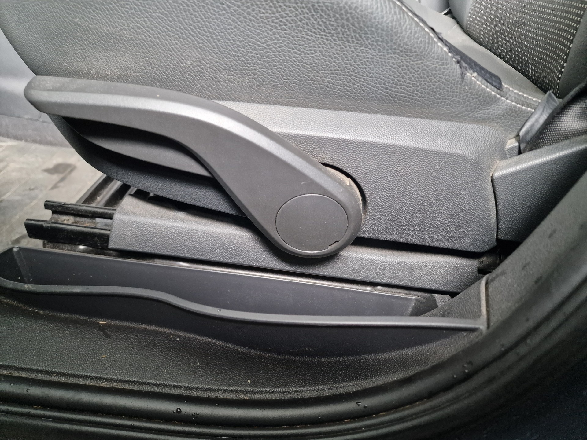 OPEL Zafira 2.2i 16V Cosmo 12Mt Gara Neu MFK-image-9