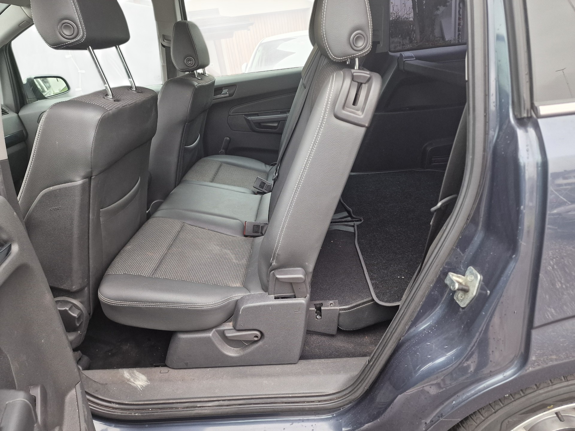 OPEL Zafira 2.2i 16V Cosmo 12Mt Gara Neu MFK-image-11