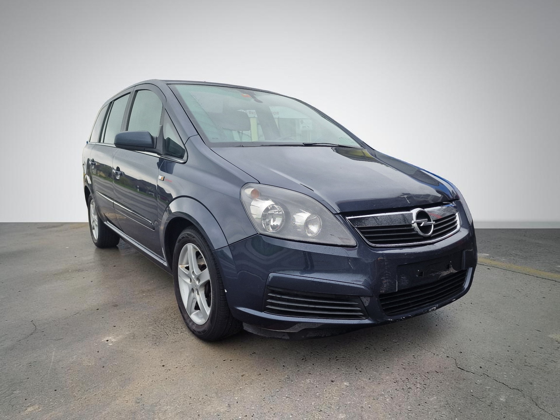 OPEL Zafira 2.2i 16V Cosmo 12Mt Gara Neu MFK-showroom-element-3