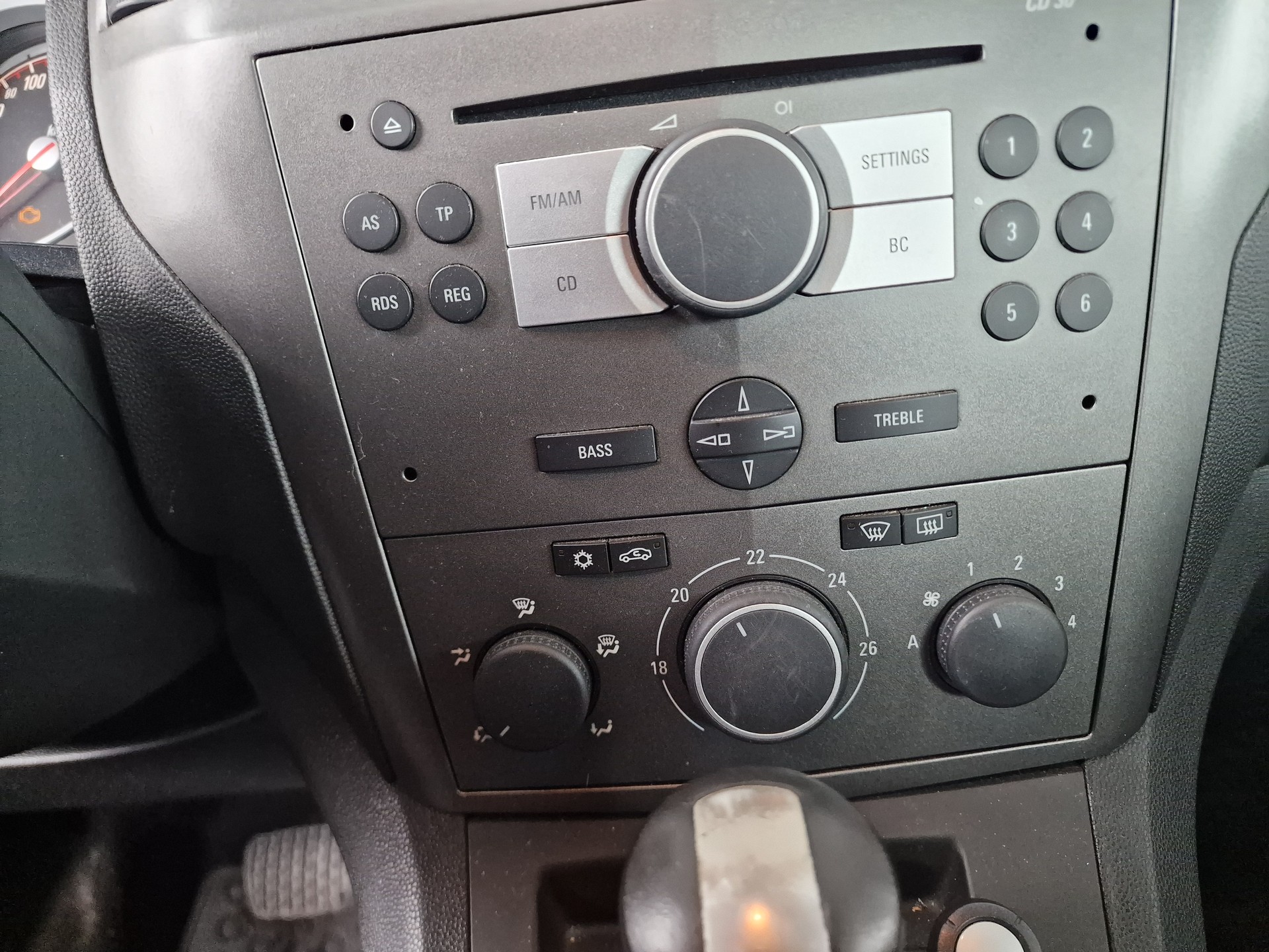 OPEL Zafira 2.2i 16V Cosmo 12Mt Gara Neu MFK-image-15