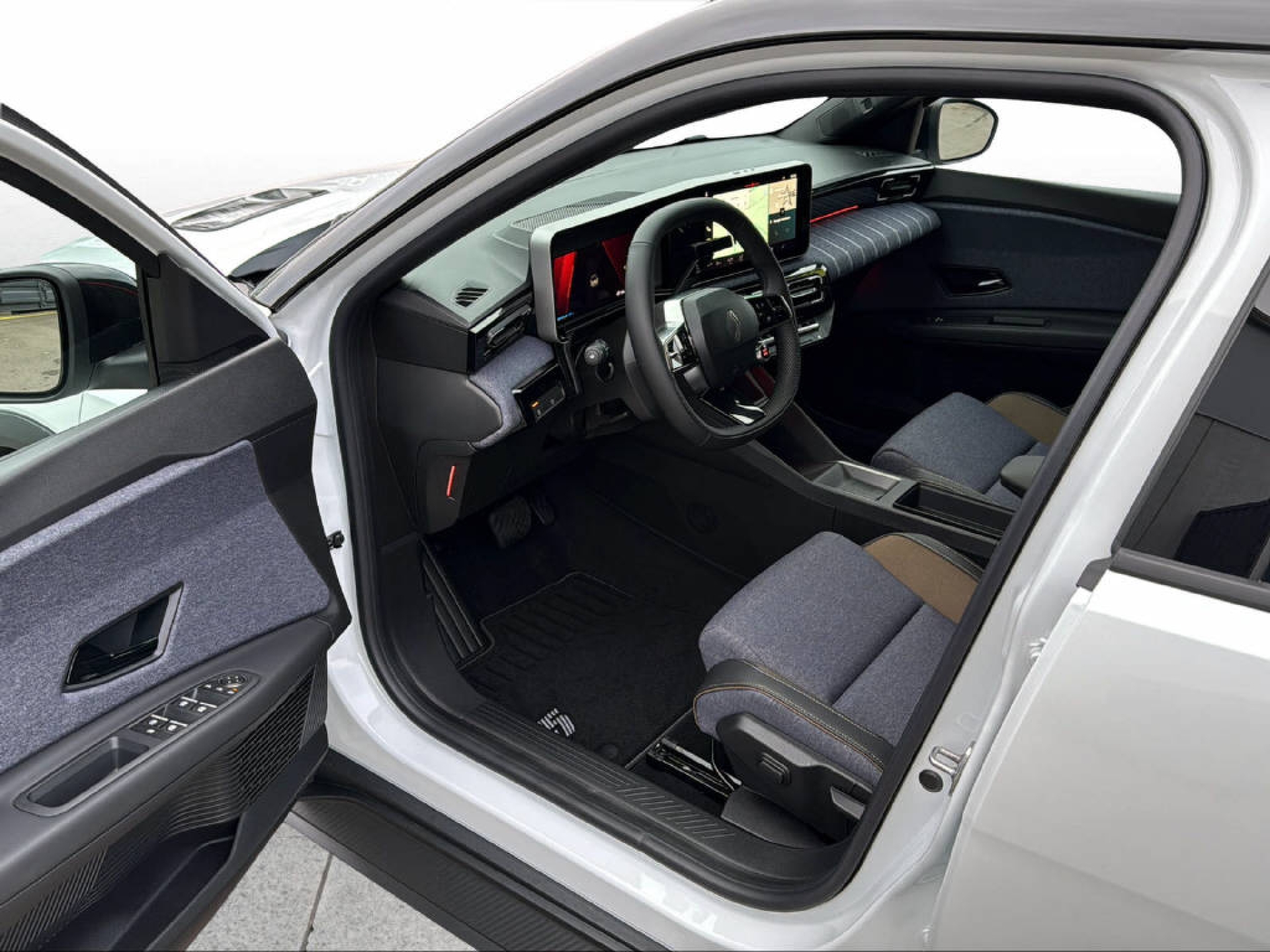 RENAULT R5 E-Tech Comfort Range techno-image-9