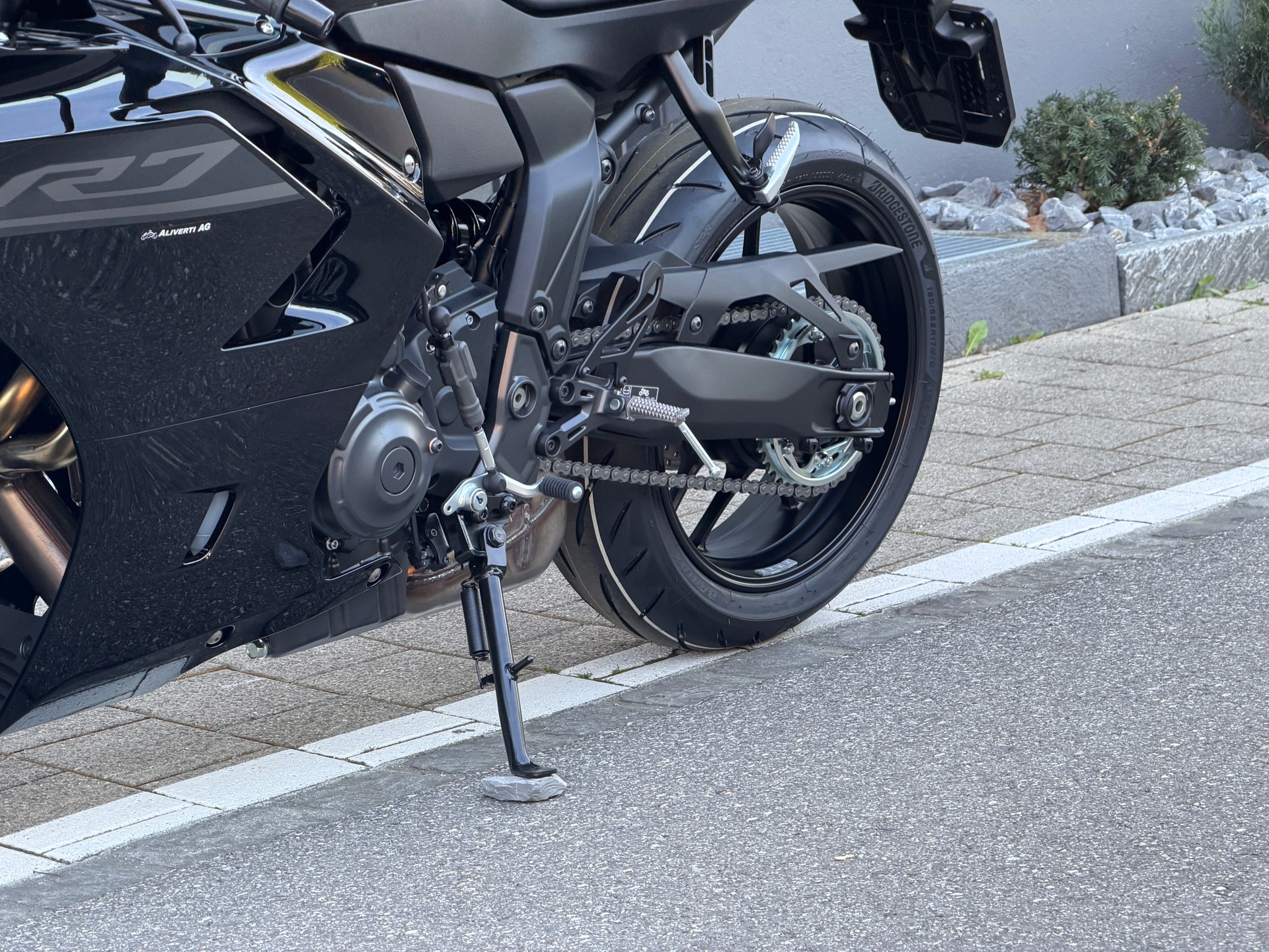 YAMAHA R7 2026-image-3