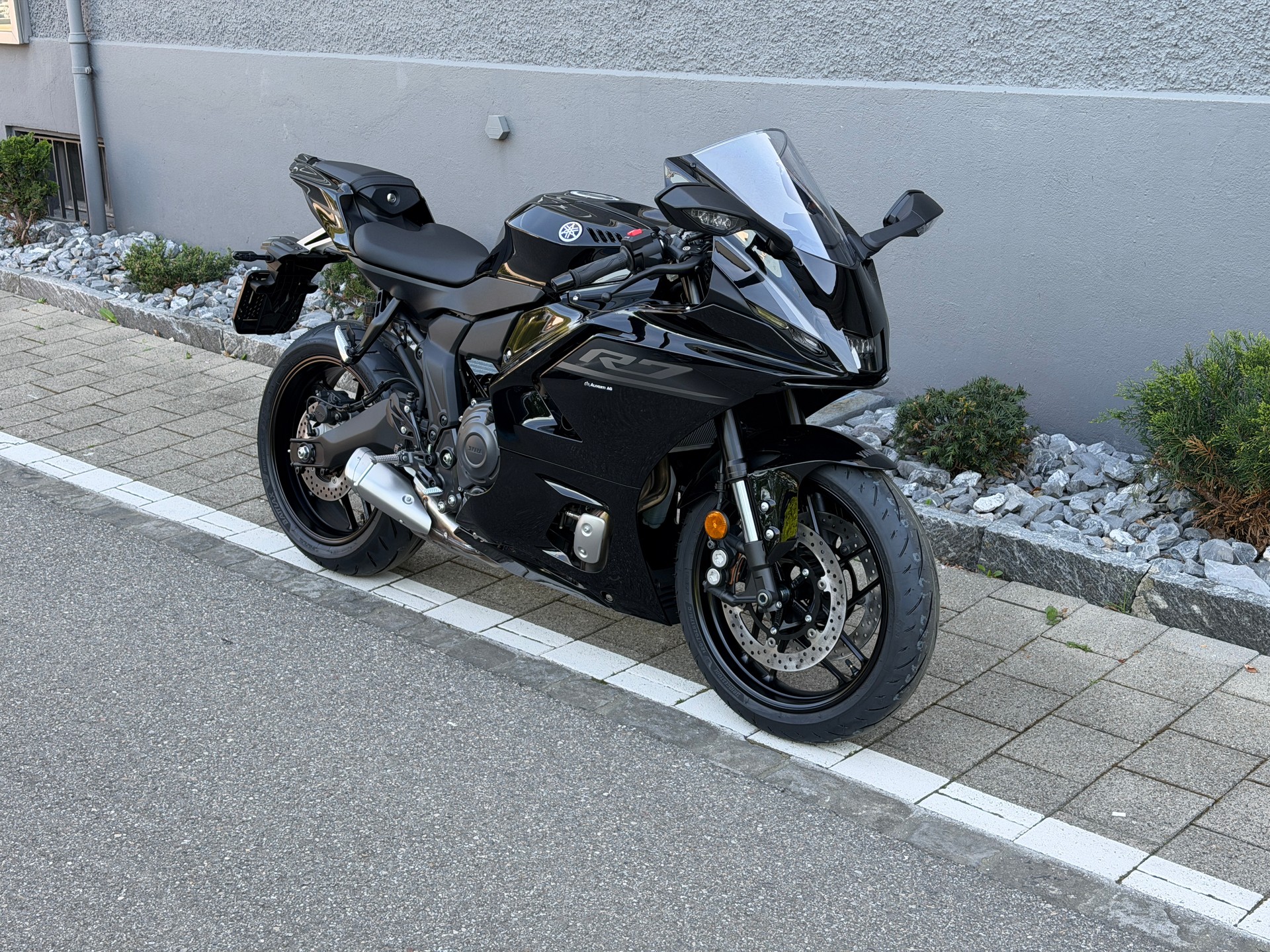 YAMAHA R7 2026-image-9