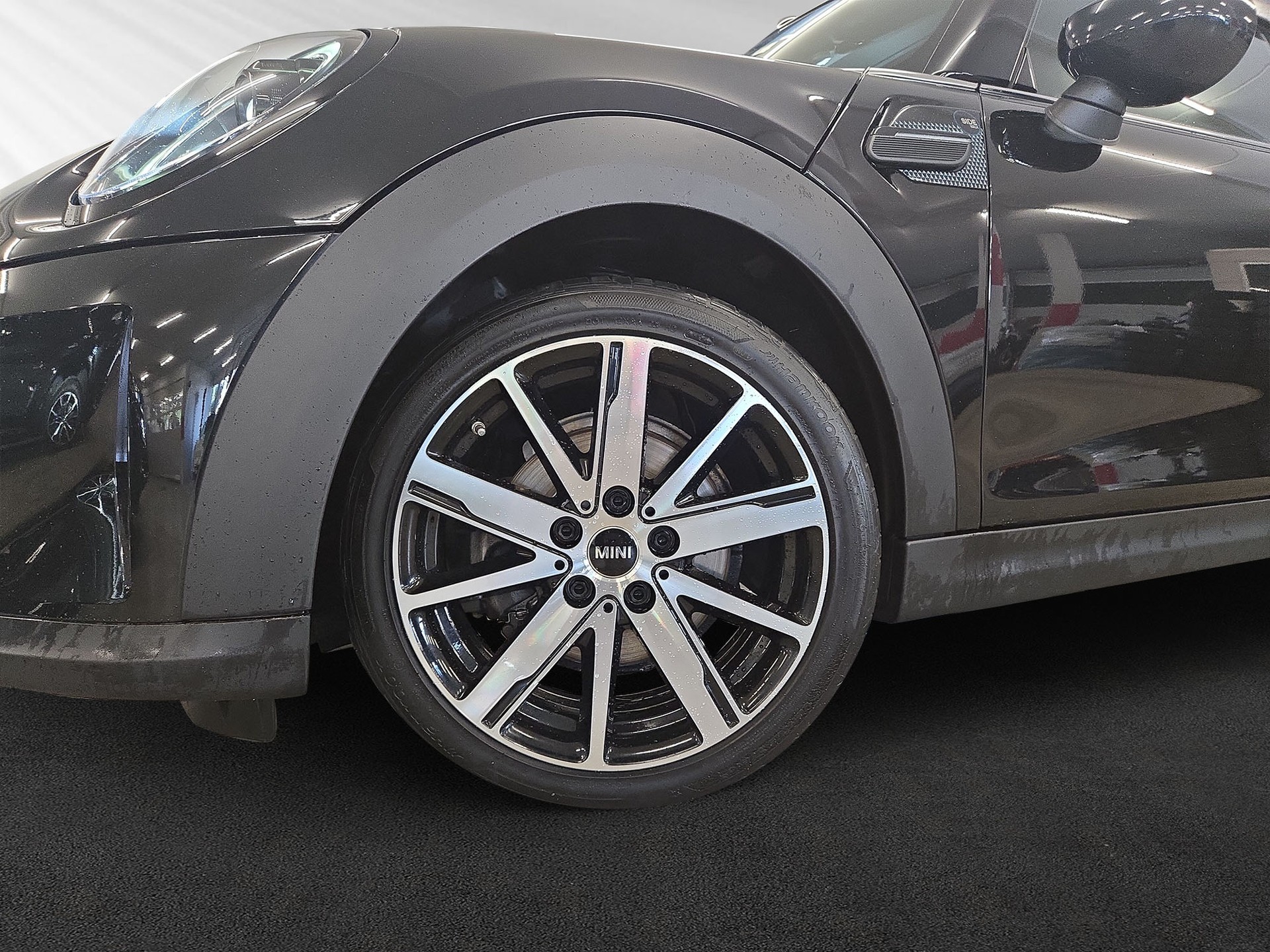 MINI Cooper Cabriolet Sidewalk Edition DKG-image-8