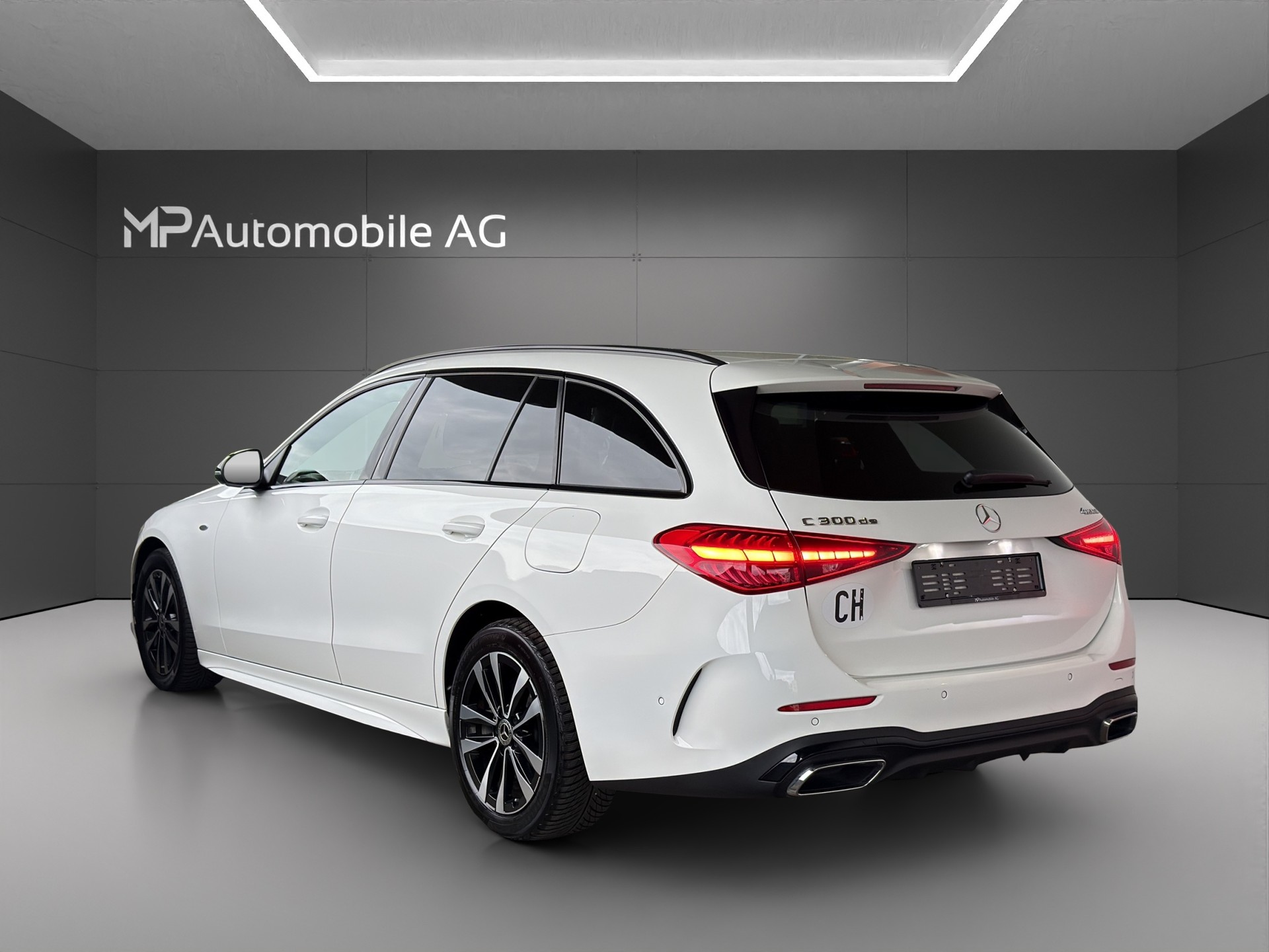 MERCEDES-BENZ C 300de T 4Matic AMG Line-image-5