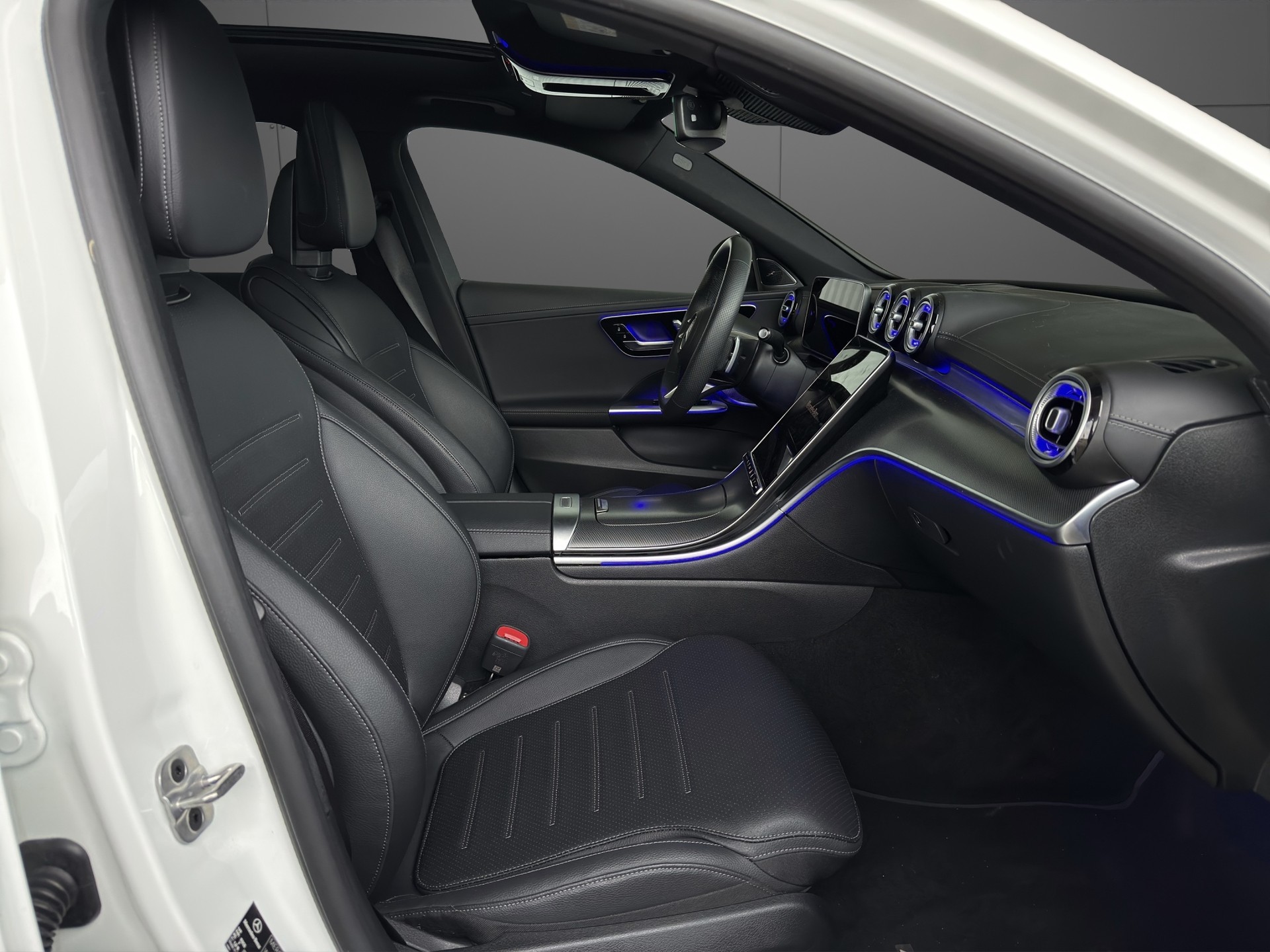 MERCEDES-BENZ C 300de T 4Matic AMG Line-image-10