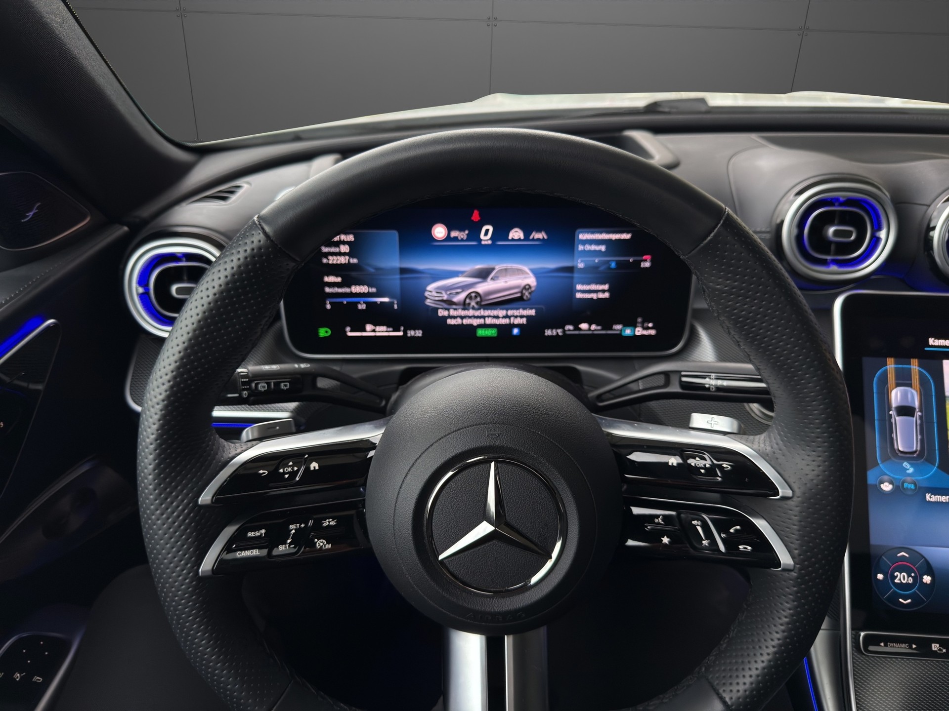 MERCEDES-BENZ C 300de T 4Matic AMG Line-image-15