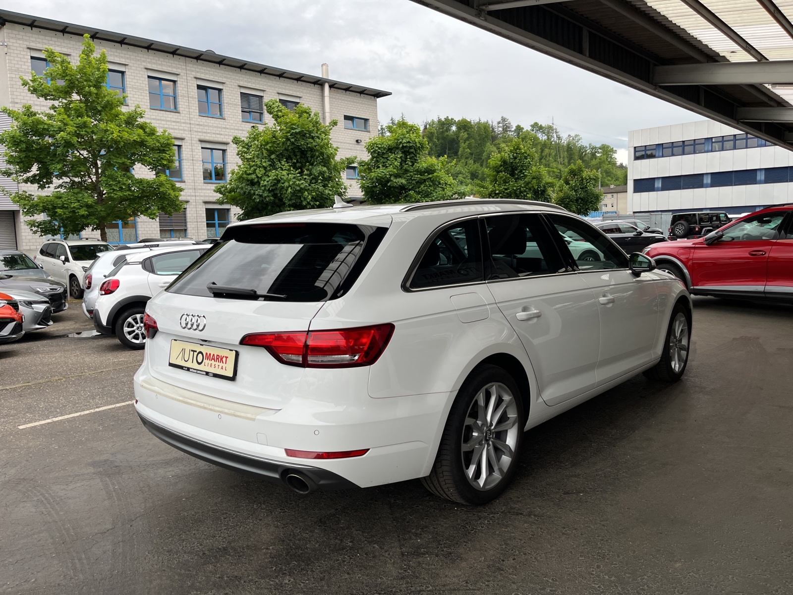AUDI A4 Avant 2.0 TFSI Sport S-tronic-image-11