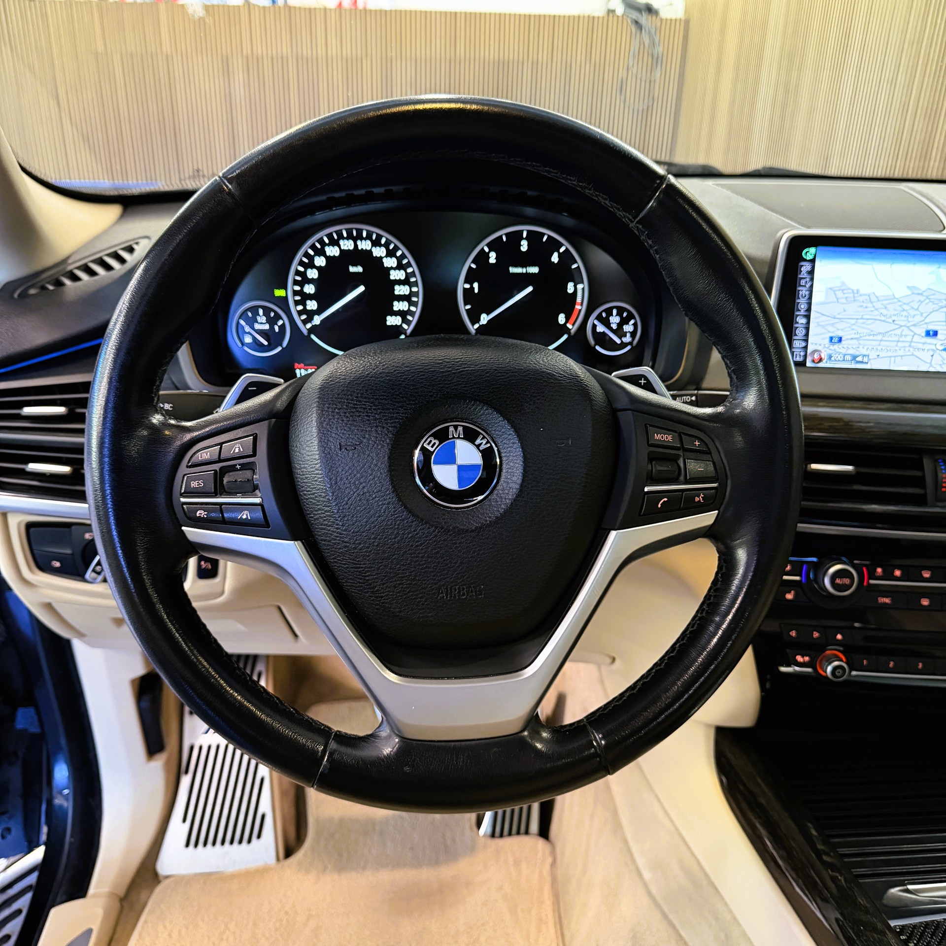 BMW X5 xDrive 30d Steptronic-image-13