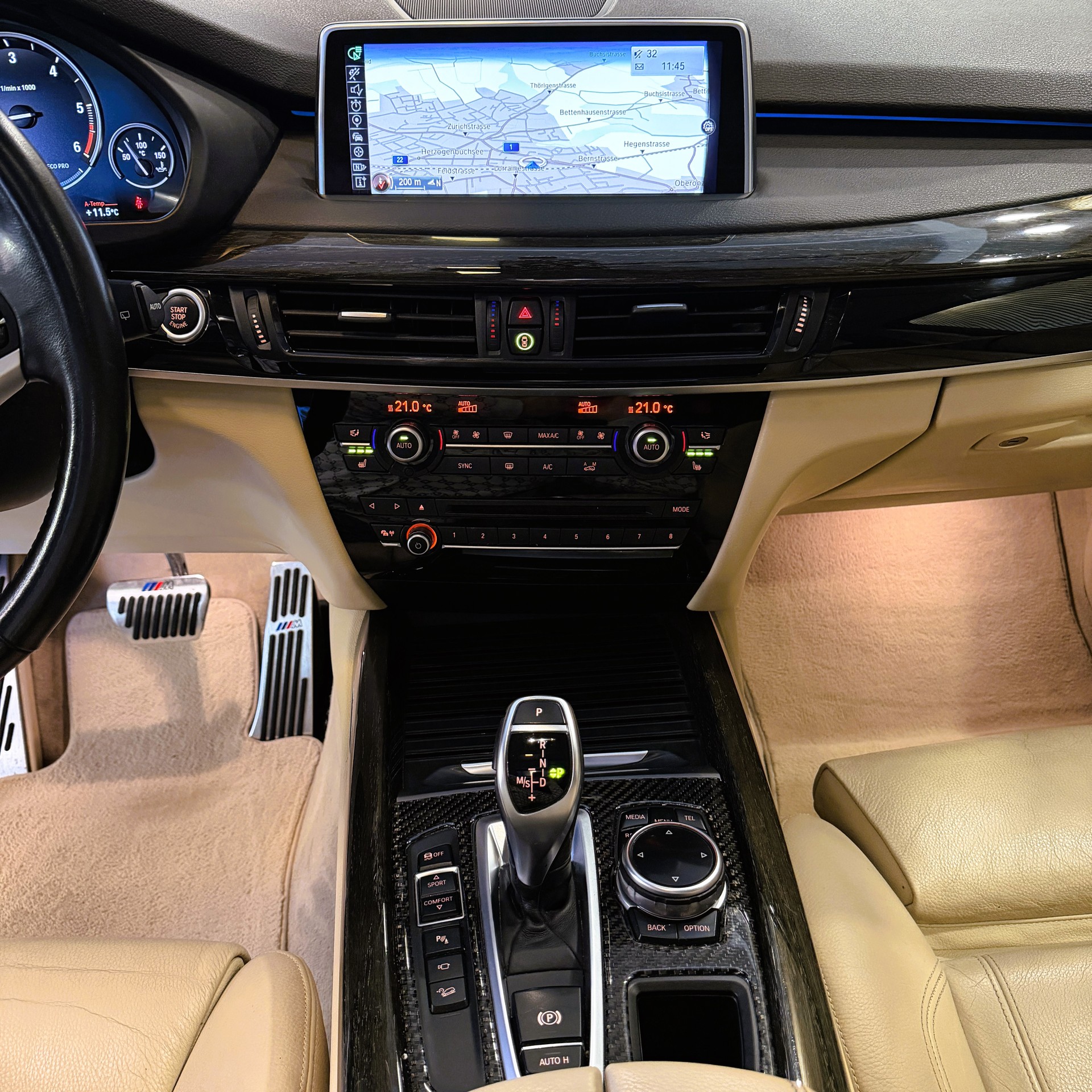 BMW X5 xDrive 30d Steptronic-image-15
