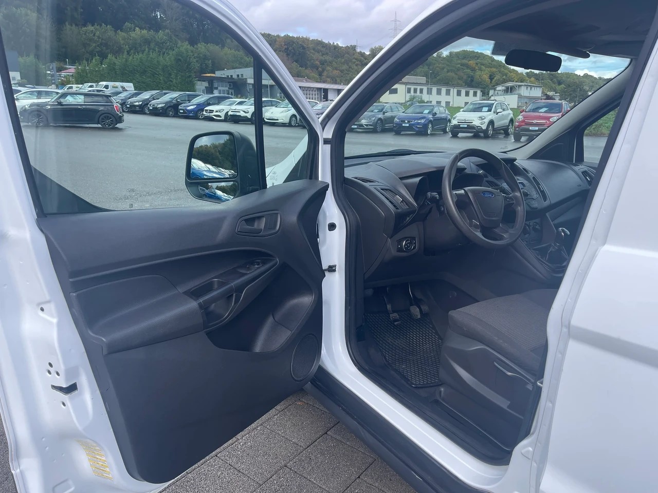 FORD Transit Connect Van T220 1.6 TDCi Trend-image-9