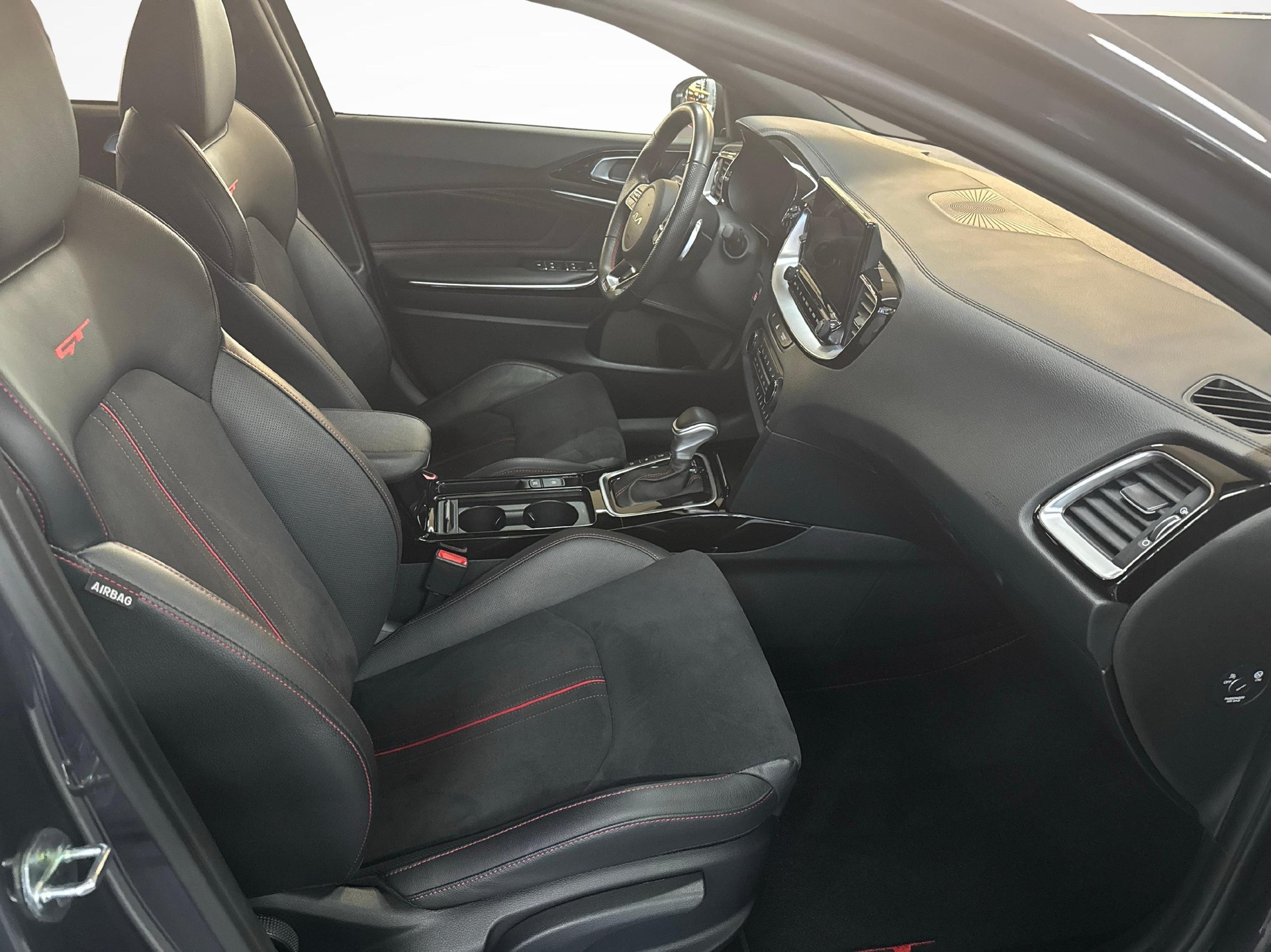 KIA ProCeed 1.6 T-GDi GT-image-13
