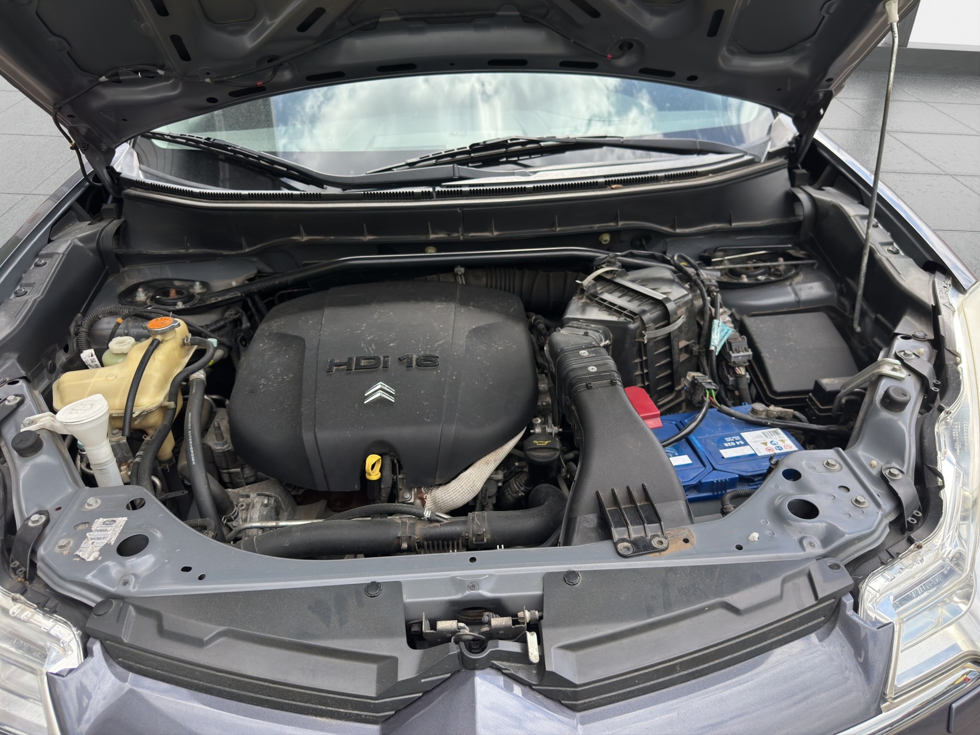 CITROEN C-Crosser 2.2 HDi Exclusive DCS6-image-12