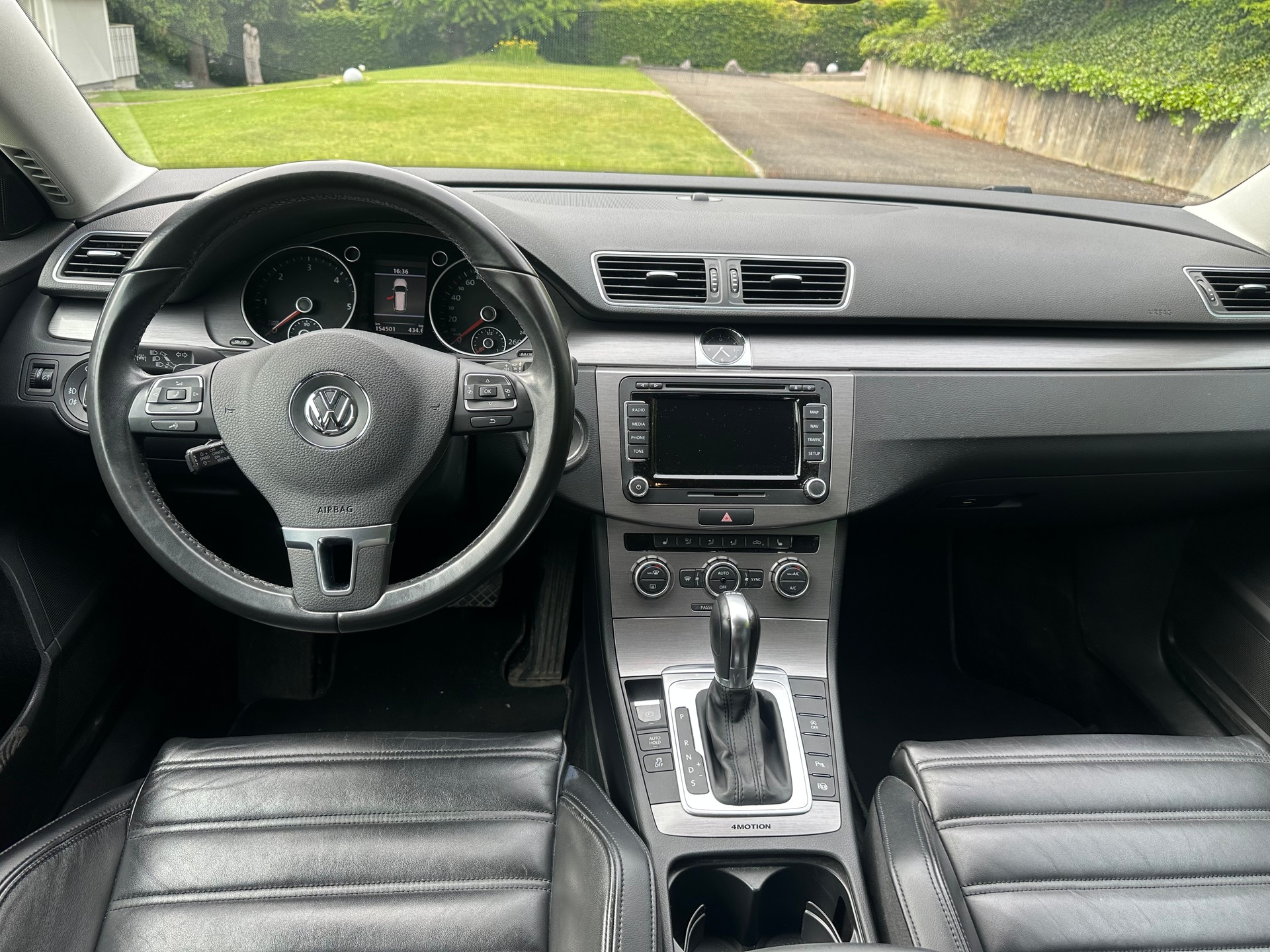 VW Passat Variant 2.0 TDI BMT Design 4M DSG-image-8