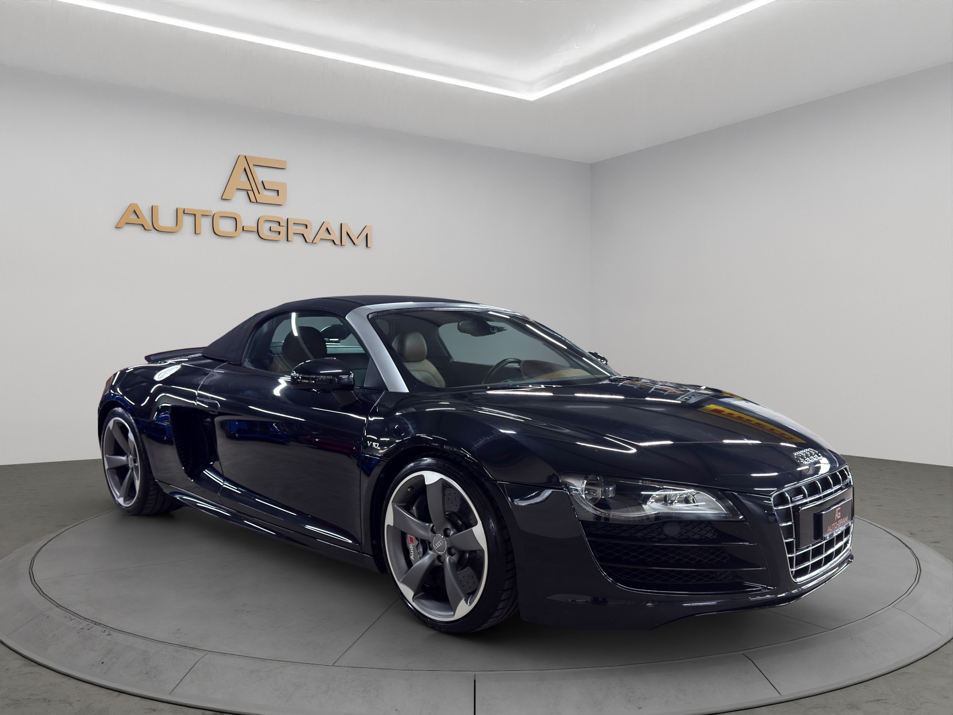 AUDI R8 Spyder 5.2 R-Tronic-image-6