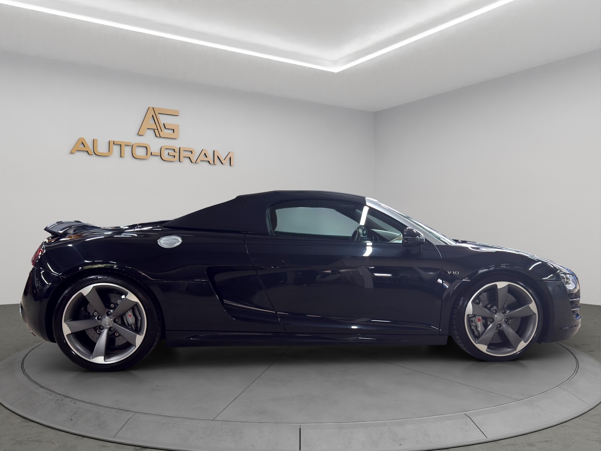 AUDI R8 Spyder 5.2 R-Tronic-image-5