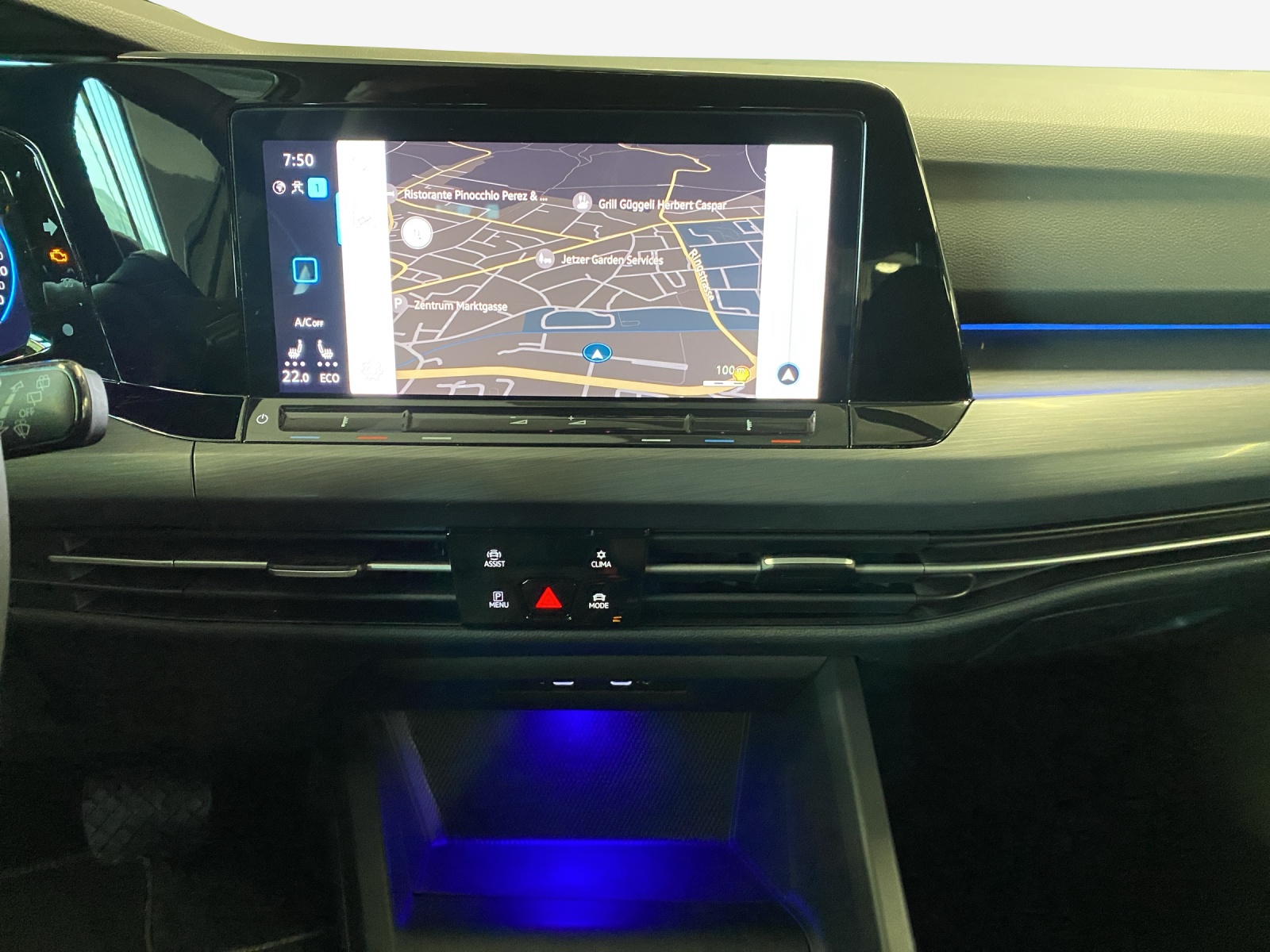 VW Golf 1.4 TSI PHEV Selection-image-10