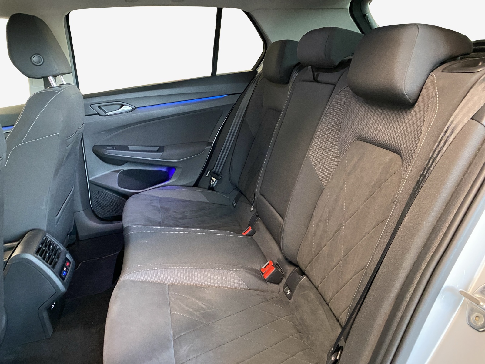 VW Golf 1.4 TSI PHEV Selection-image-11